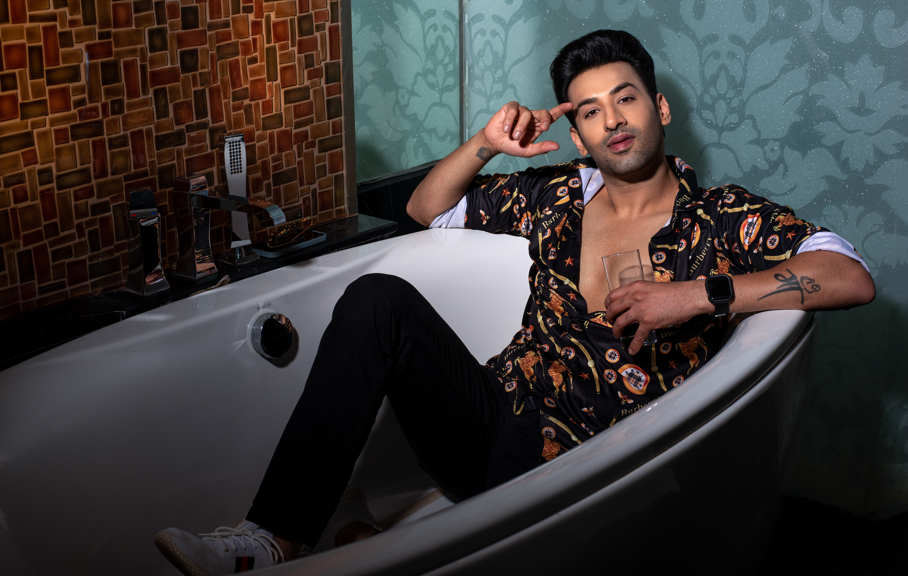 Kanan Malhotra posing for a celebrity photo session in Mumbai by celebrity photographer Argho Photography