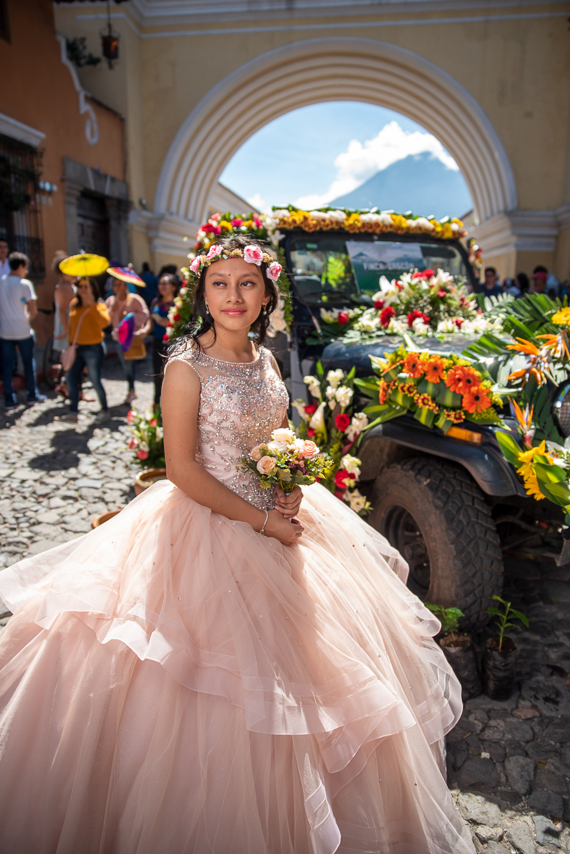 Sesión de fotos de 15 años en Calle del Arco, Antigua Guatemala