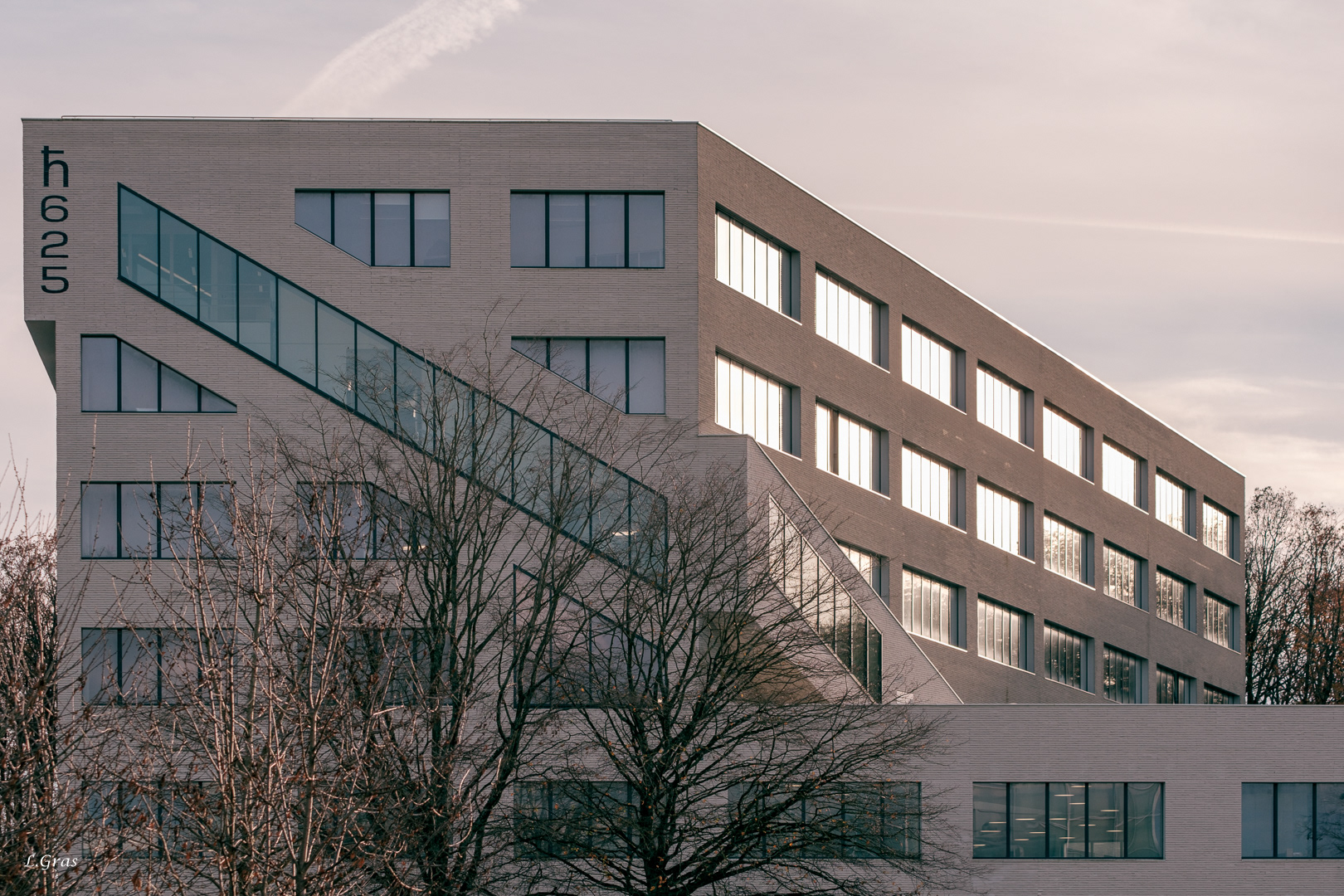 Bâtiment ħ (625) de l'université Paris-Saclay
