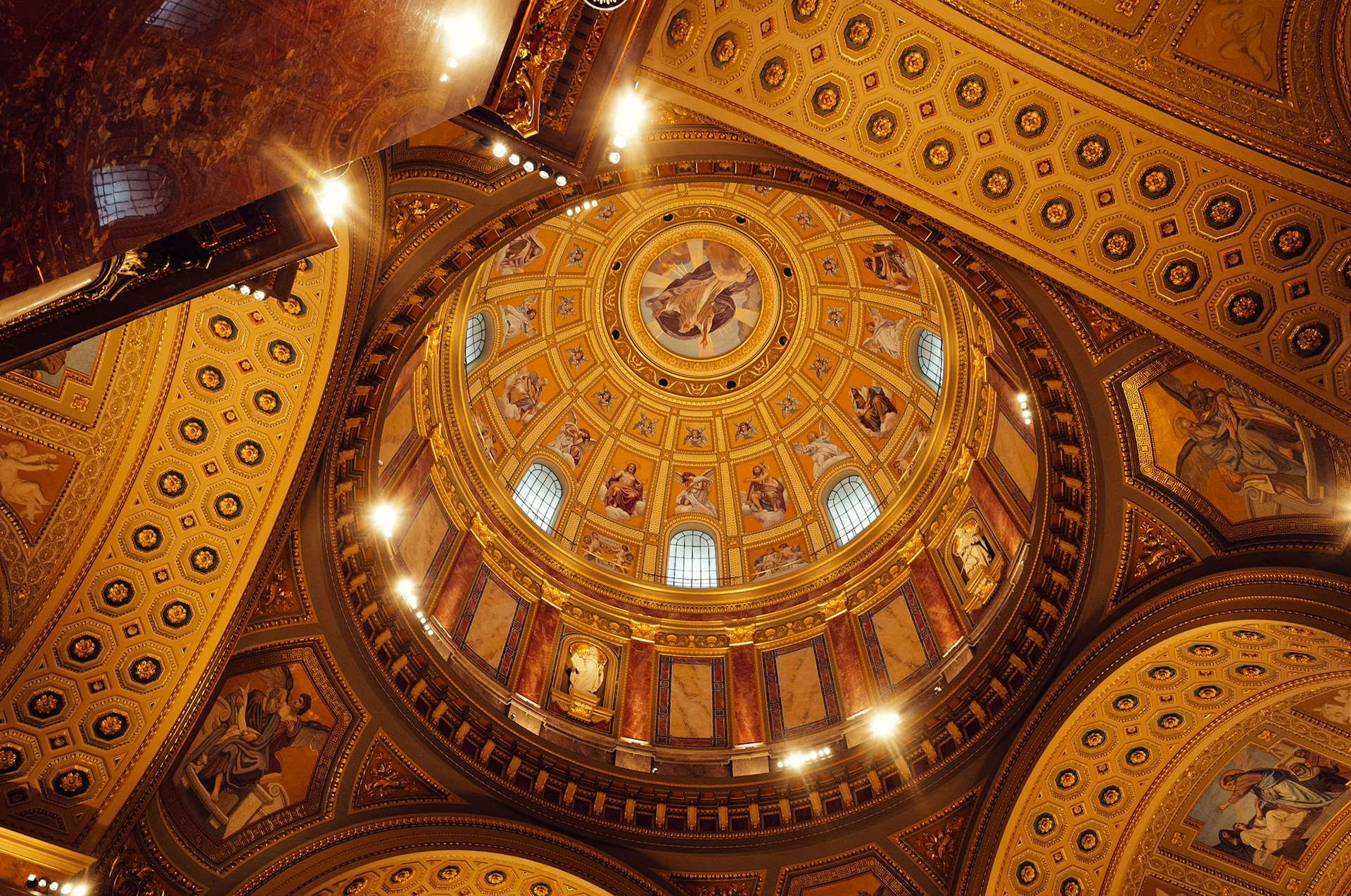 St Stephen's Basilica Budapest | Stuart Marra · The Opulent Explorer®