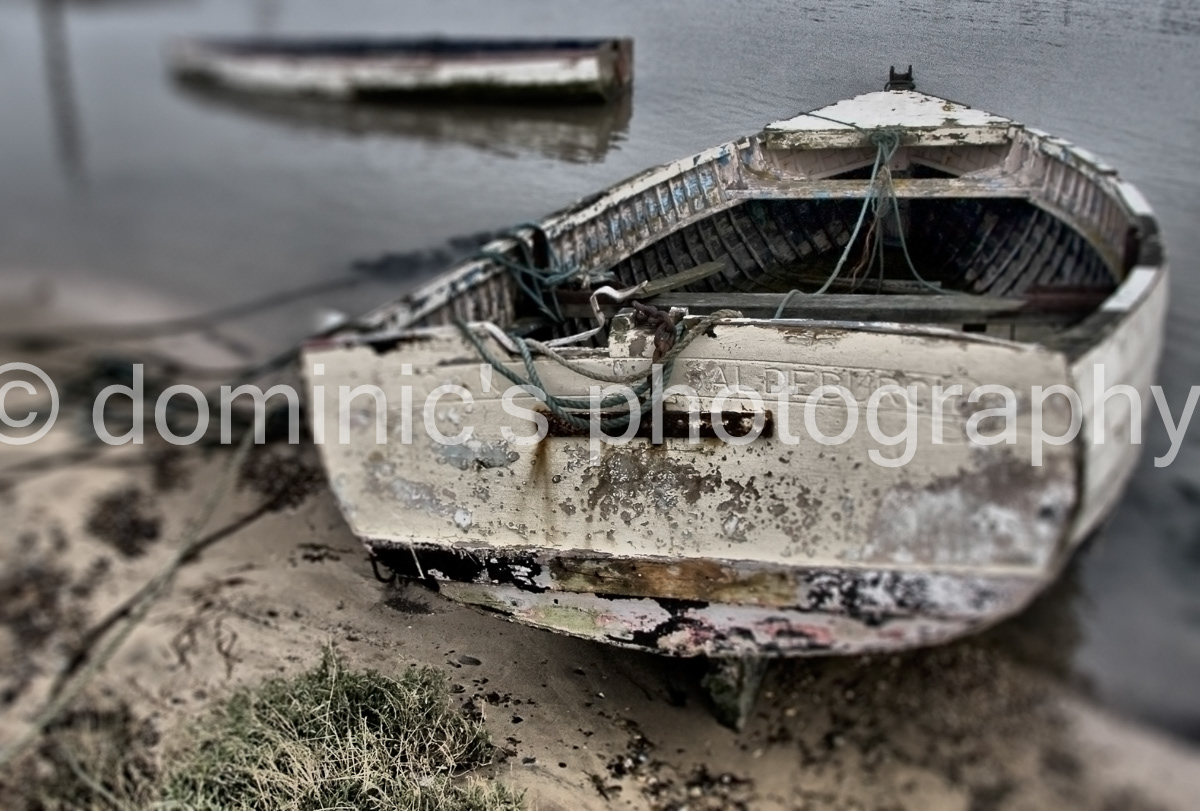 walberswick boat colourised