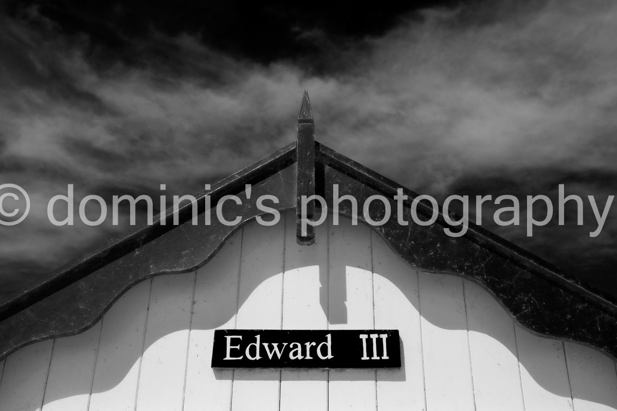 beach hut top bw