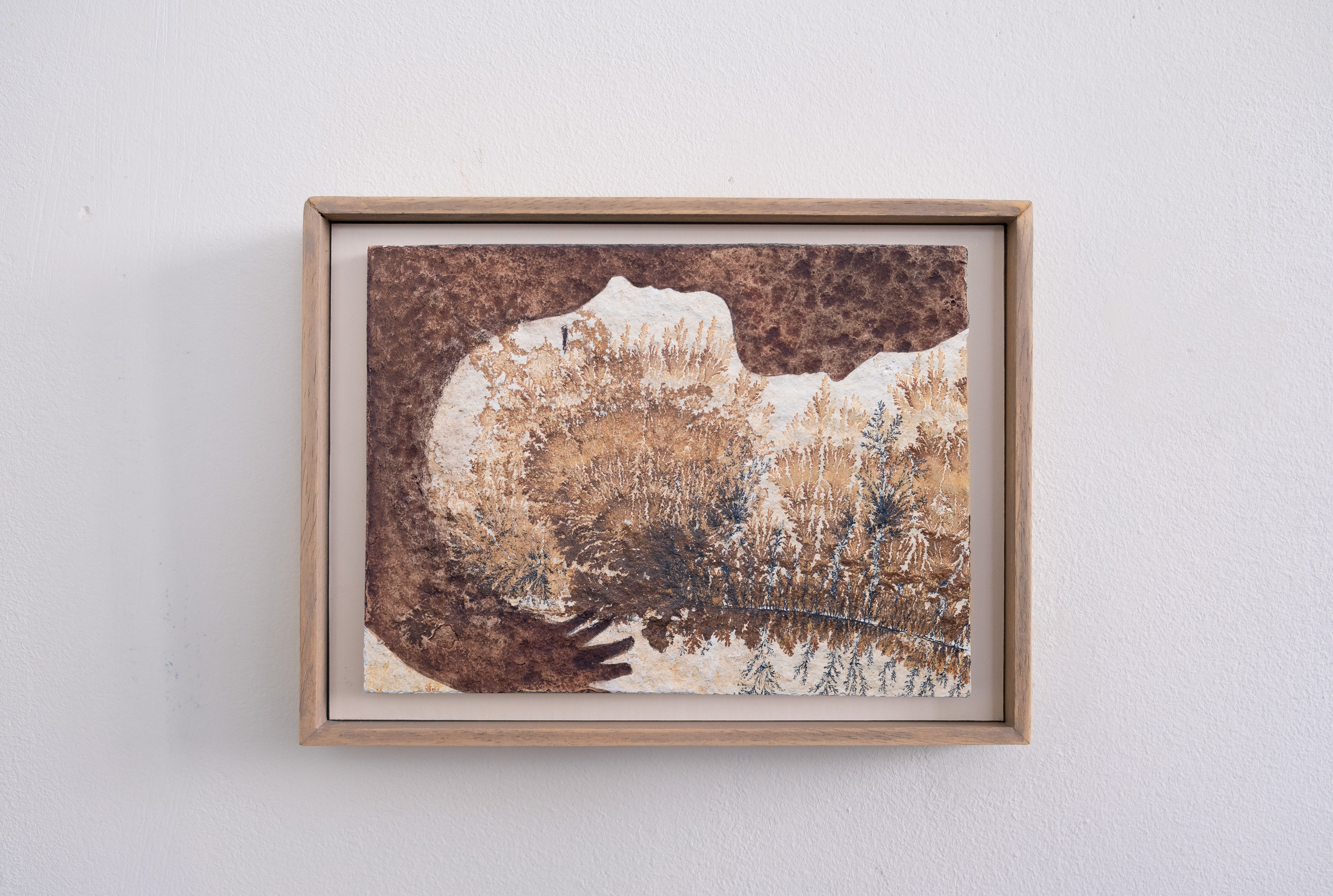 Aux pieds des arbres IX (2026) - Aquarelle sur pierre - 13 x 18 cm