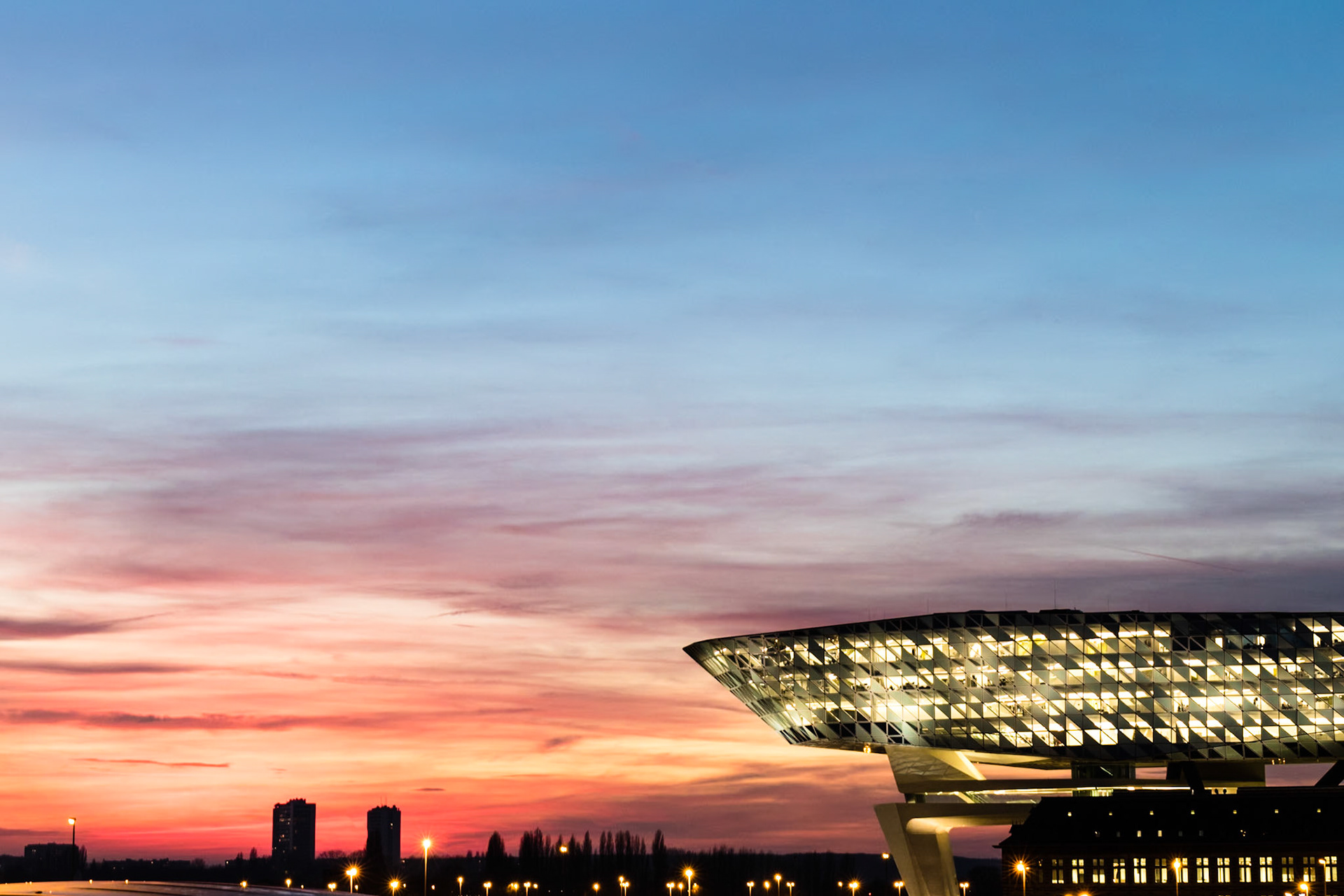 This happened in Antwerp with the ship building on the fore ground