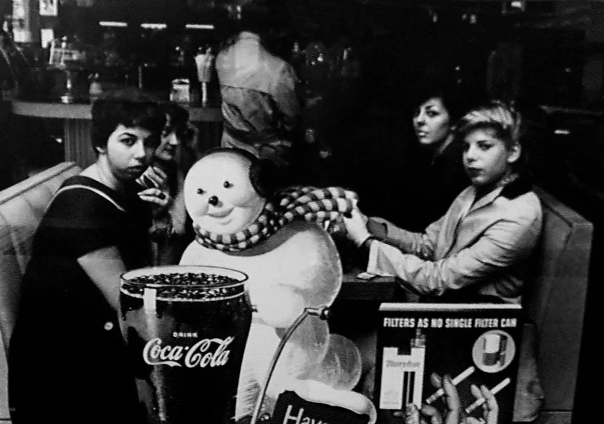 William Klein. Office Girls Outing, New York. (1955)