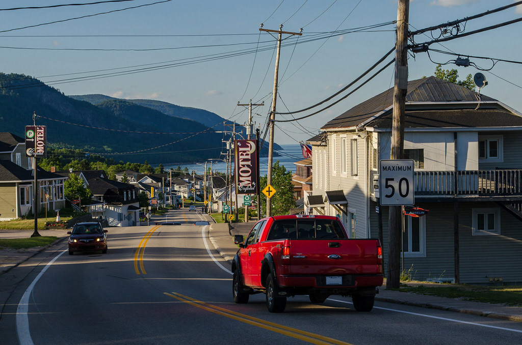 La route 138 à Saint-Siméon (Canada)