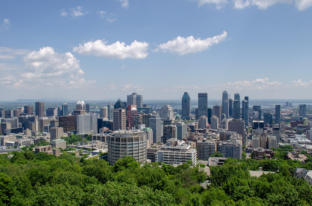 Un panorama sur Montréal depuis le Mont Royal (Canada)