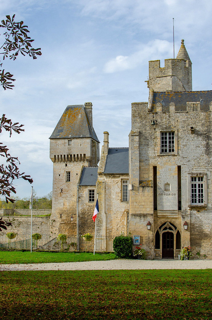Le château de Creully