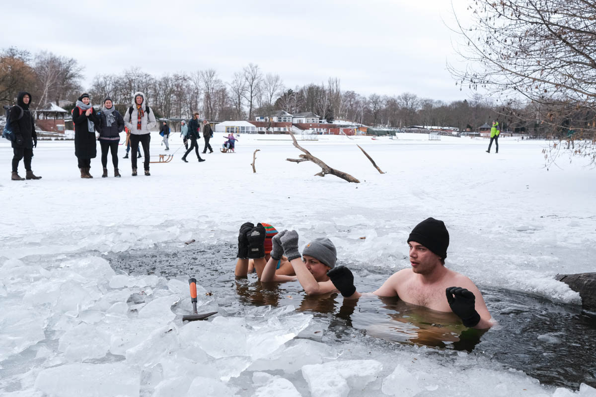 Ice bathing in Plötzensee, Berlin, February 2021