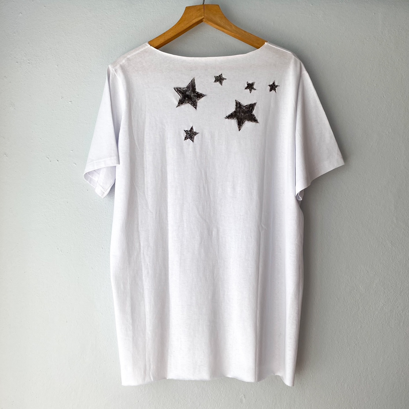 Urban Upcycled Kind Hearted Sustainable Fashion and Lifestyle | White T-Shirt With Hand Painted Stars & Visible Mending