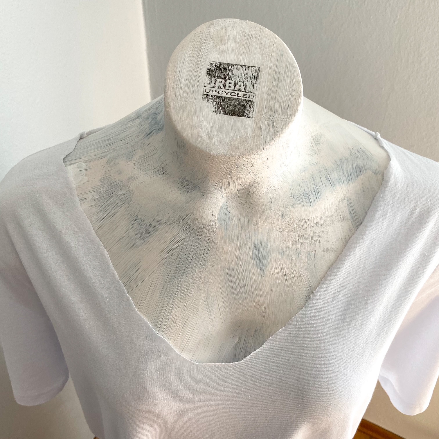 Urban Upcycled Kind Hearted Sustainable Fashion and Lifestyle | White T-Shirt With Hand Painted Stars & Visible Mending
