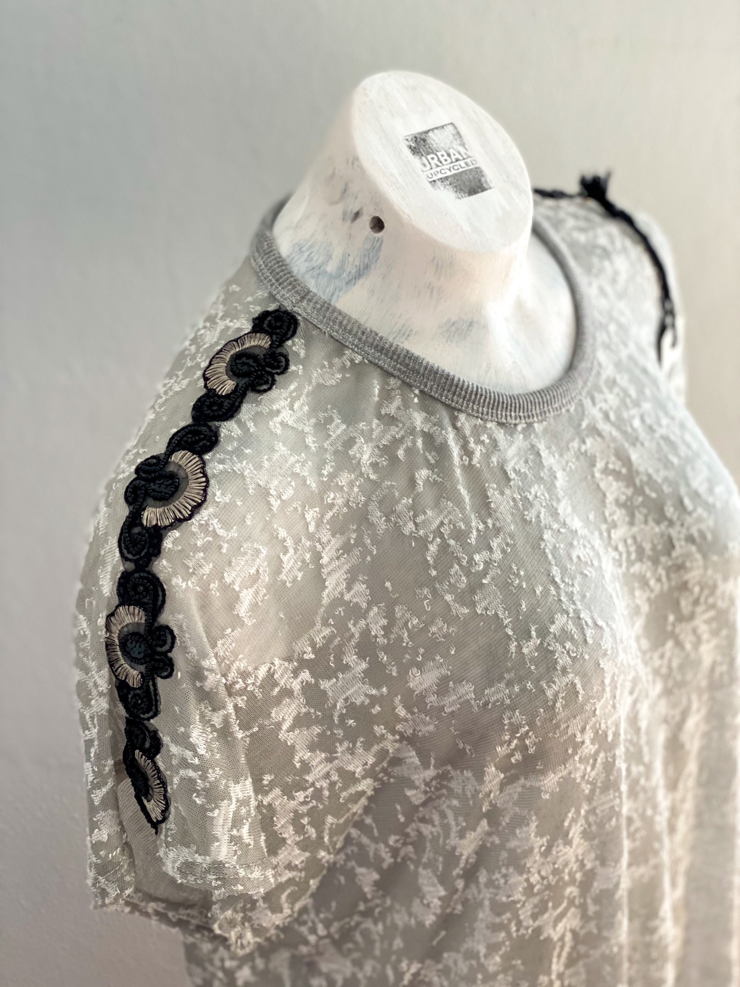 Urban Upcycled İyi Kalpli Sürdürülebilir Moda ve Sürdürülebilir Yaşam | Payetli Gri Tunik