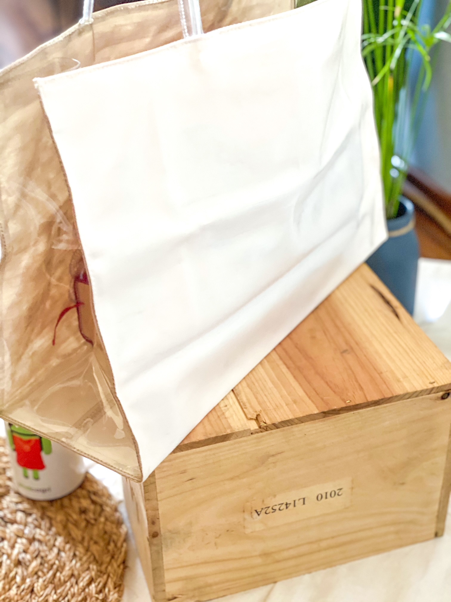 Urban Upcycled İyi Kalpli Sürdürülebilir Moda ve Sürdürülebilir Yaşam | Antik Beyaz El Boyama Vintage Dantelli Şeffaf Plaj Çantası