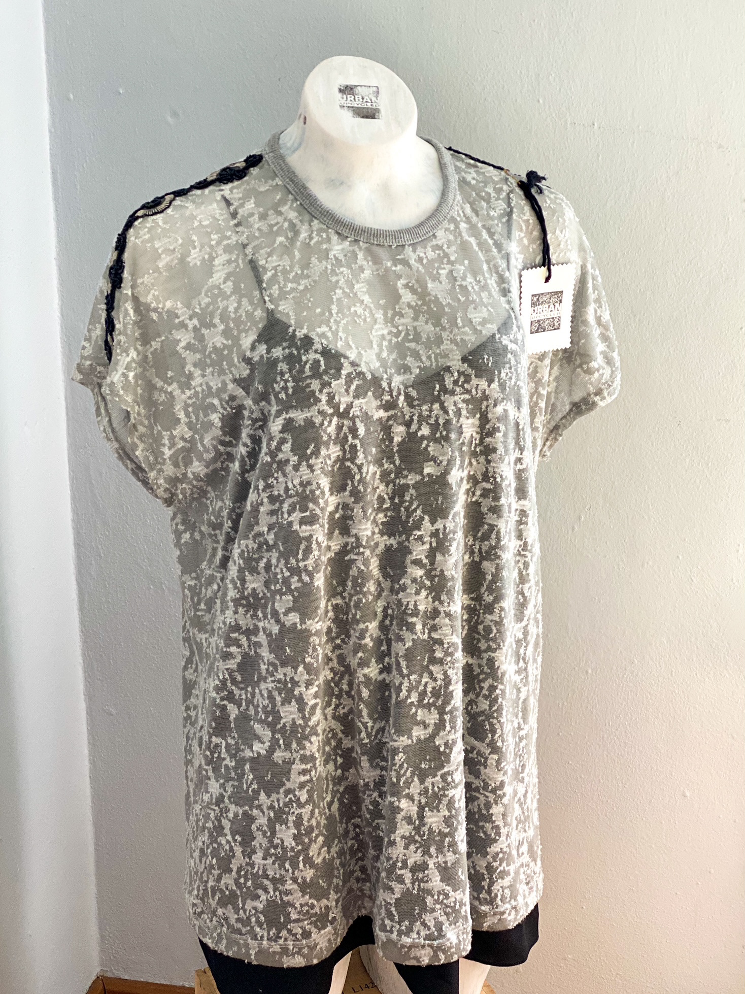 Urban Upcycled İyi Kalpli Sürdürülebilir Moda ve Sürdürülebilir Yaşam | Payetli Gri Tunik