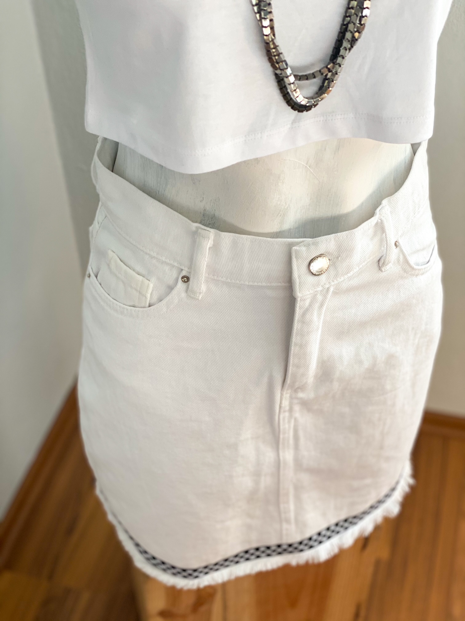 Urban Upcycled Kind Hearted Sustainable Fashion and Lifestyle | White Denim Skirt With Checkered Lining
