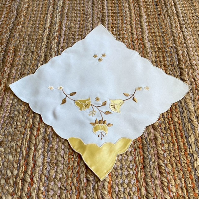 Urban Upcycled Sürdürülebilir Moda ve Sürdürülebilir Yaşam | Vintage Nakışlı Kumaş Peçete Seti