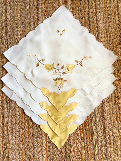 Urban Upcycled Sürdürülebilir Moda ve Sürdürülebilir Yaşam | Vintage Nakışlı Kumaş Peçete Seti