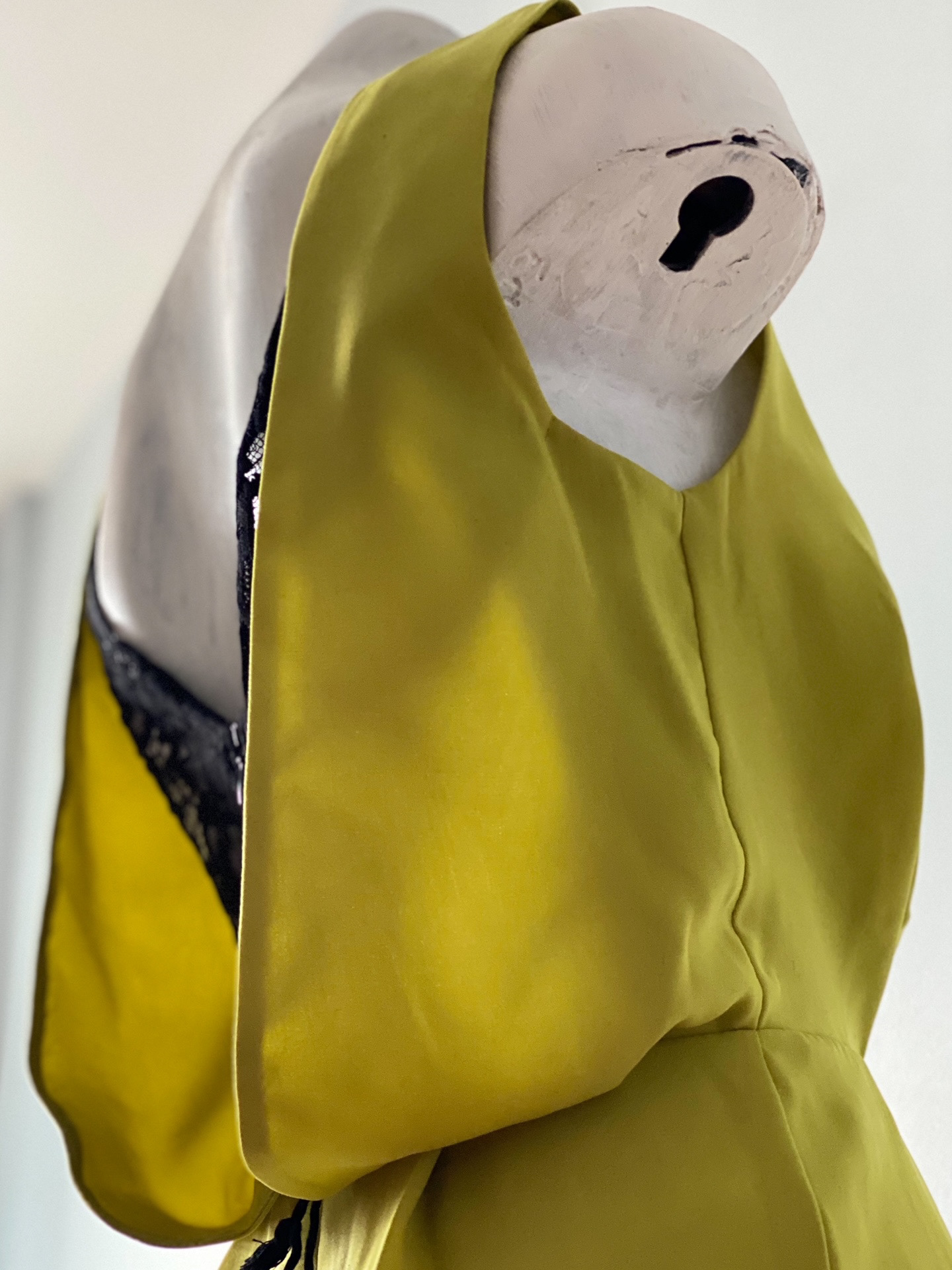 Urban Upcycled İleri Dönüşüm Upcycle Tasarımlar Fıstık Yeşili Siyah Dantelli Kolsuz Tunik