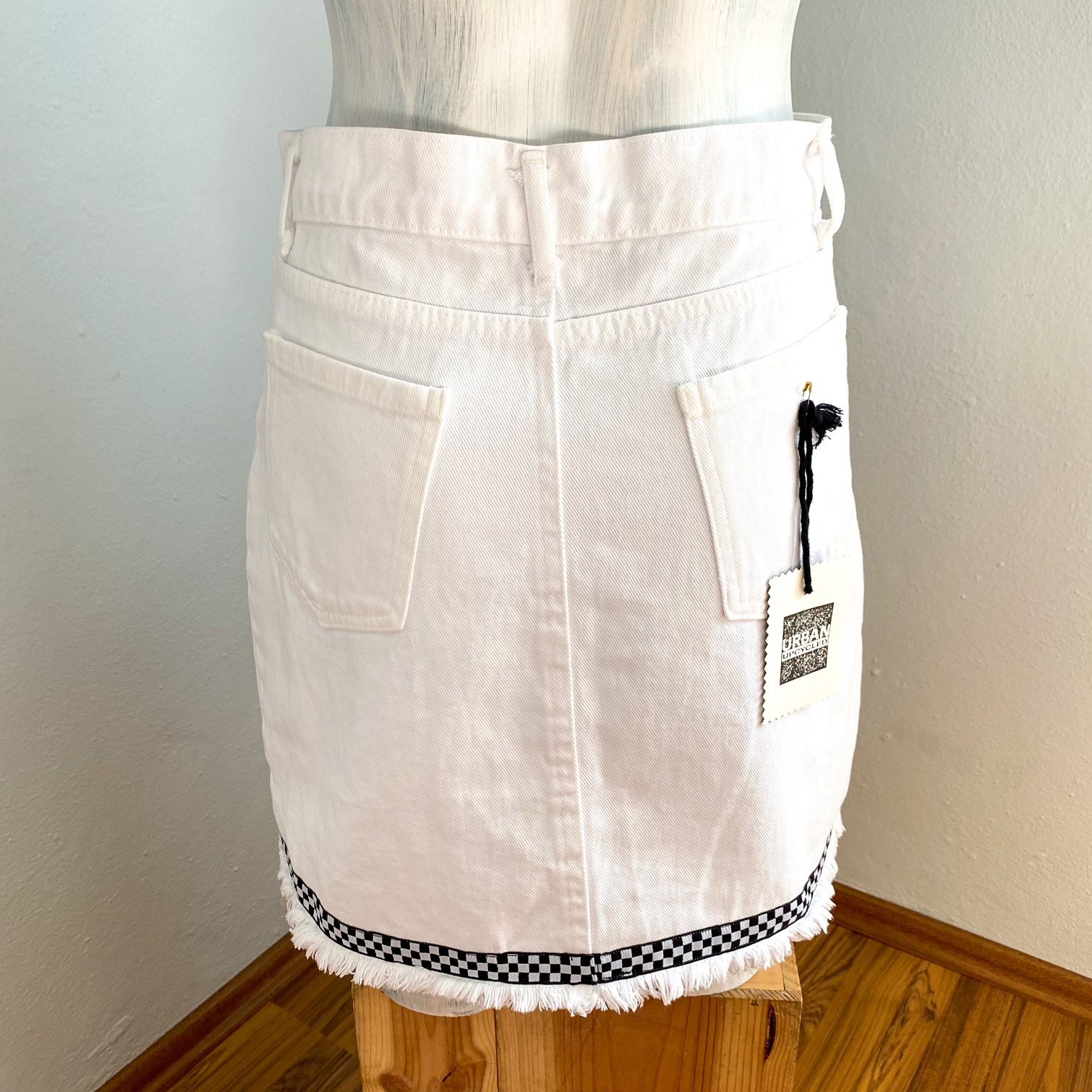 Urban Upcycled Kind Hearted Sustainable Fashion and Lifestyle | White Denim Skirt With Checkered Lining