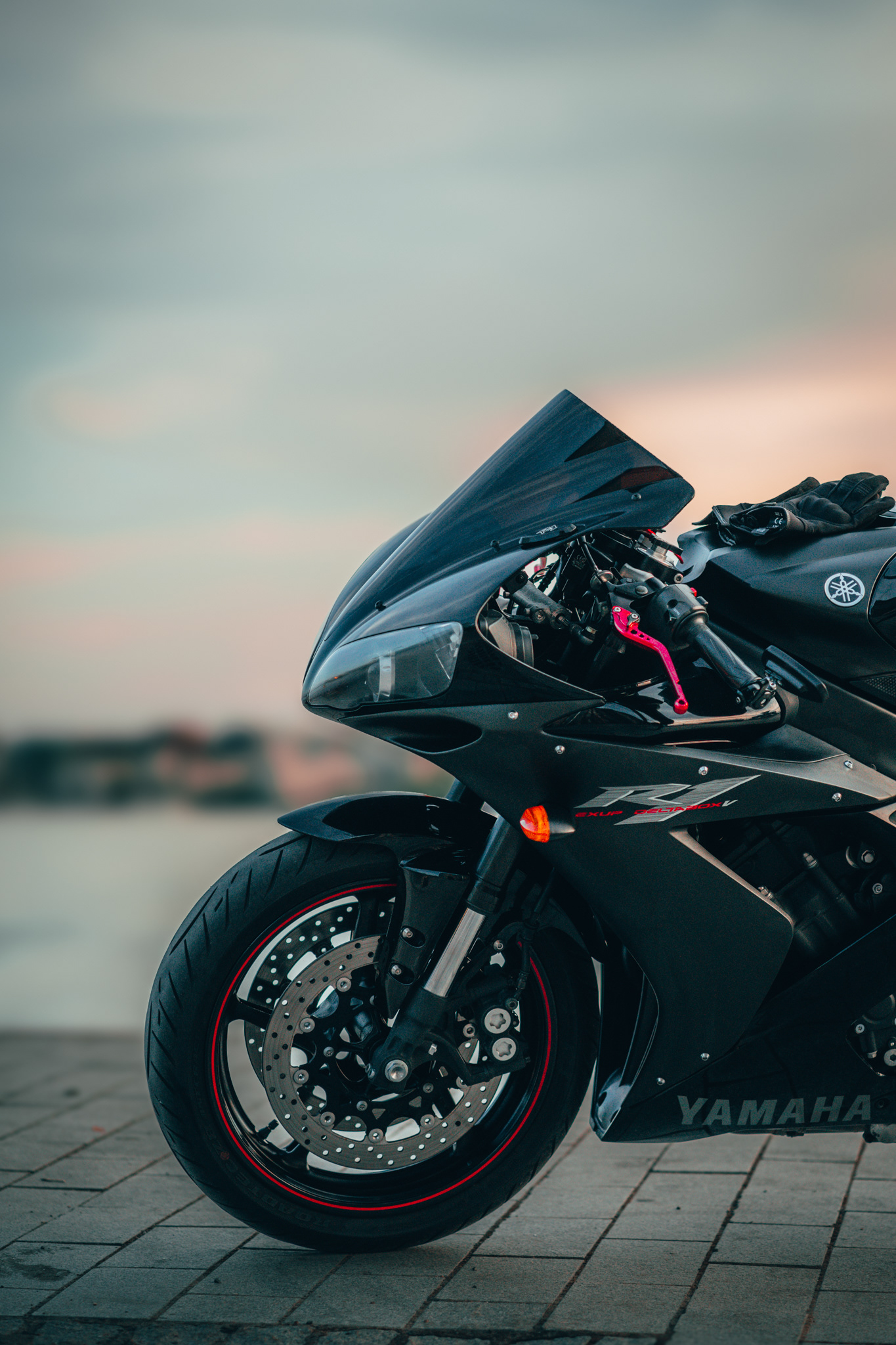 Yamaha YZF-R1 / Otto Aikio