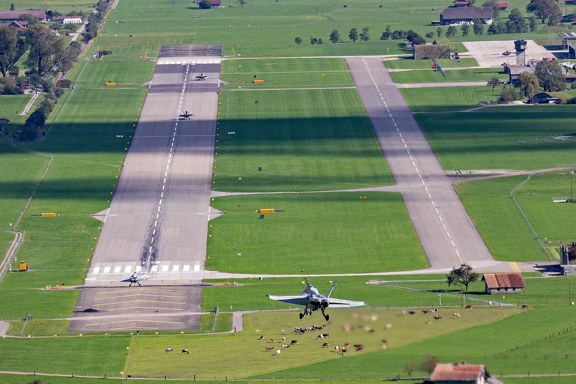 McDonnell Douglas F/A-18C Hornet.  Meriringen, Switzerland.