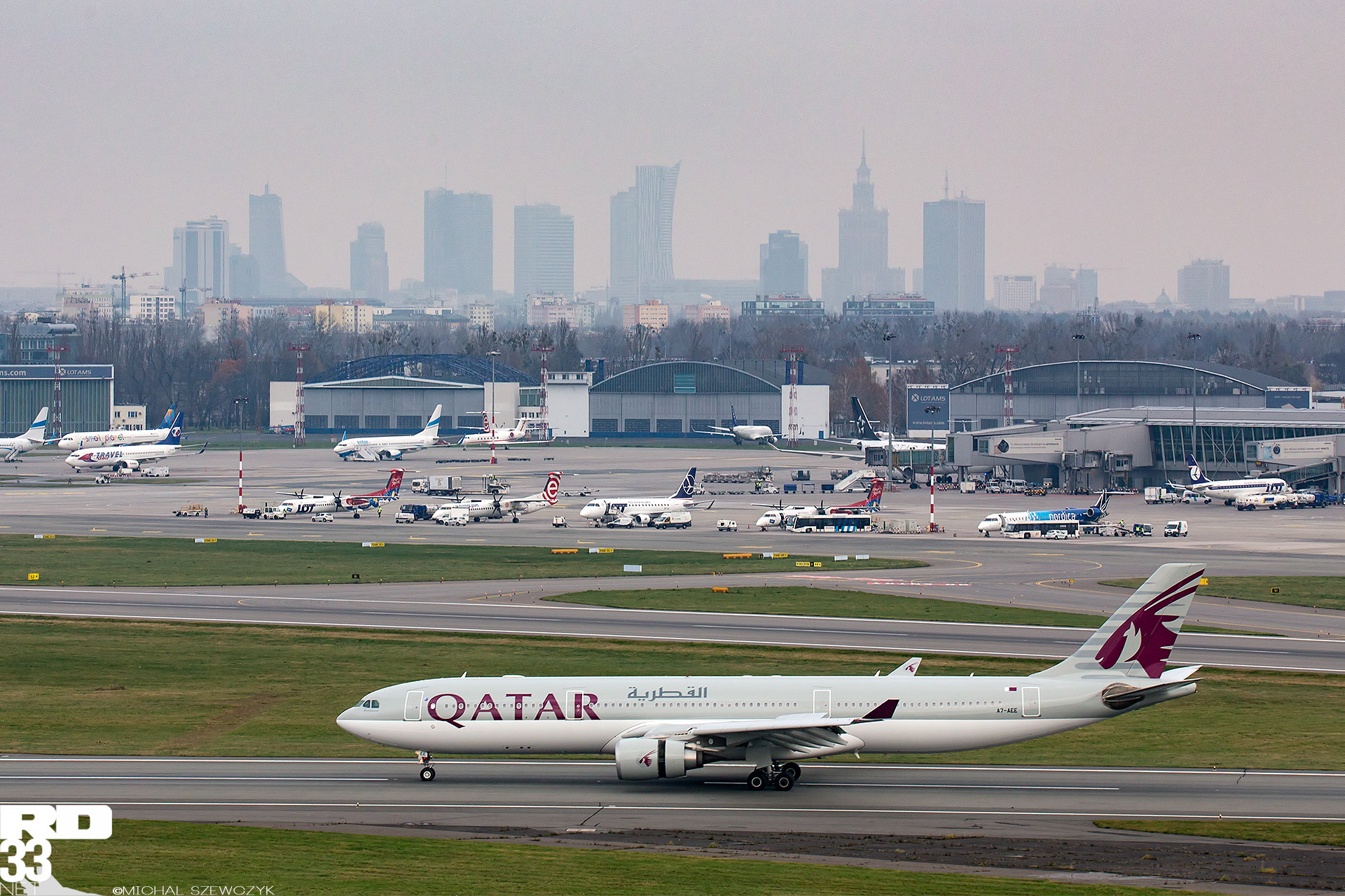 Qatari A330 Taxiing after landing in Warsaw, Poland.