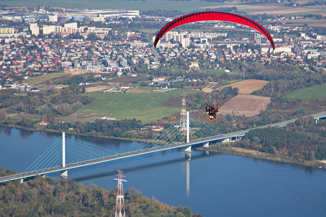 Photo by Kamil Paradowski