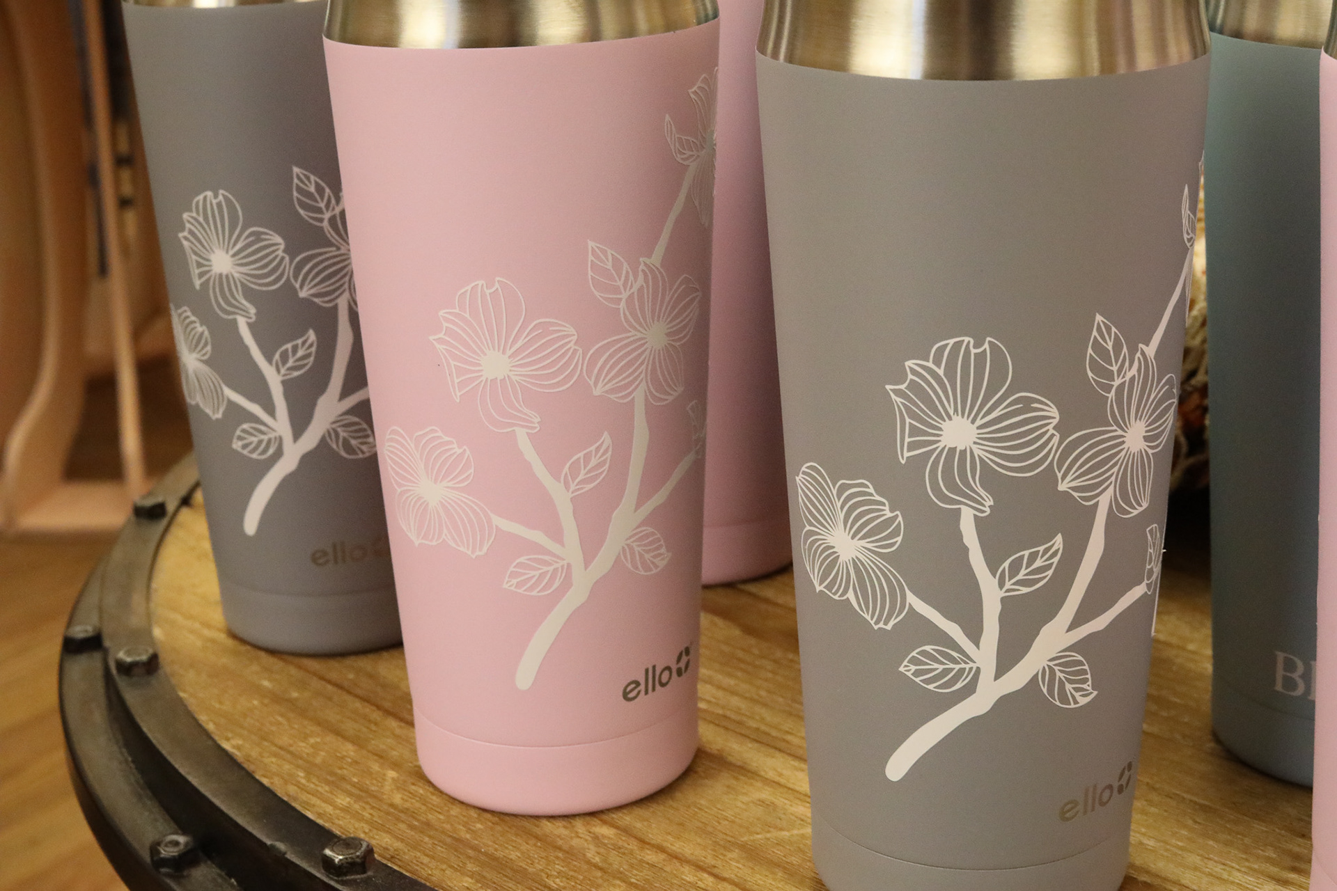 Custom dogwood designed cups for gifts
