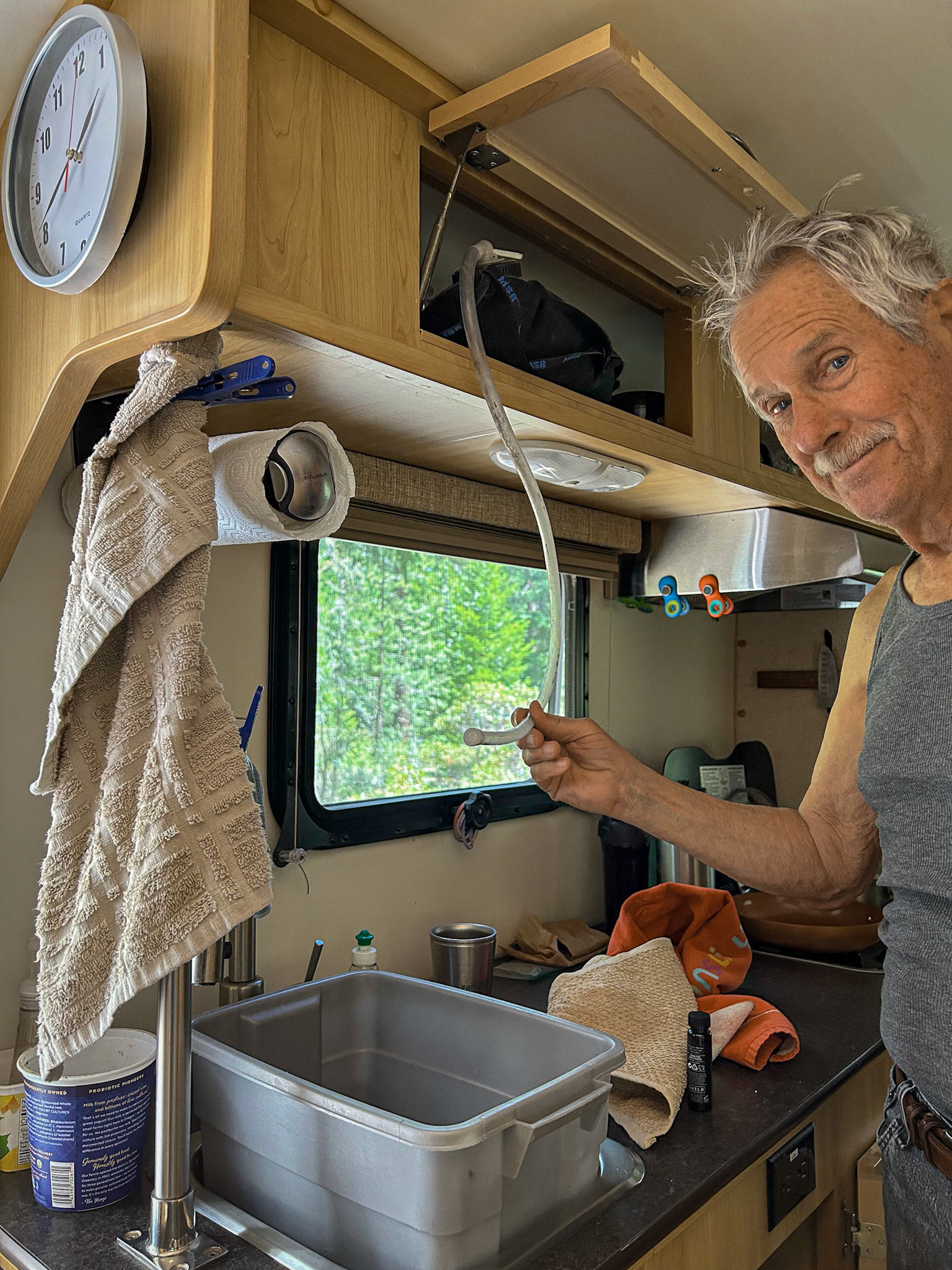 One way to shower using solar bag.