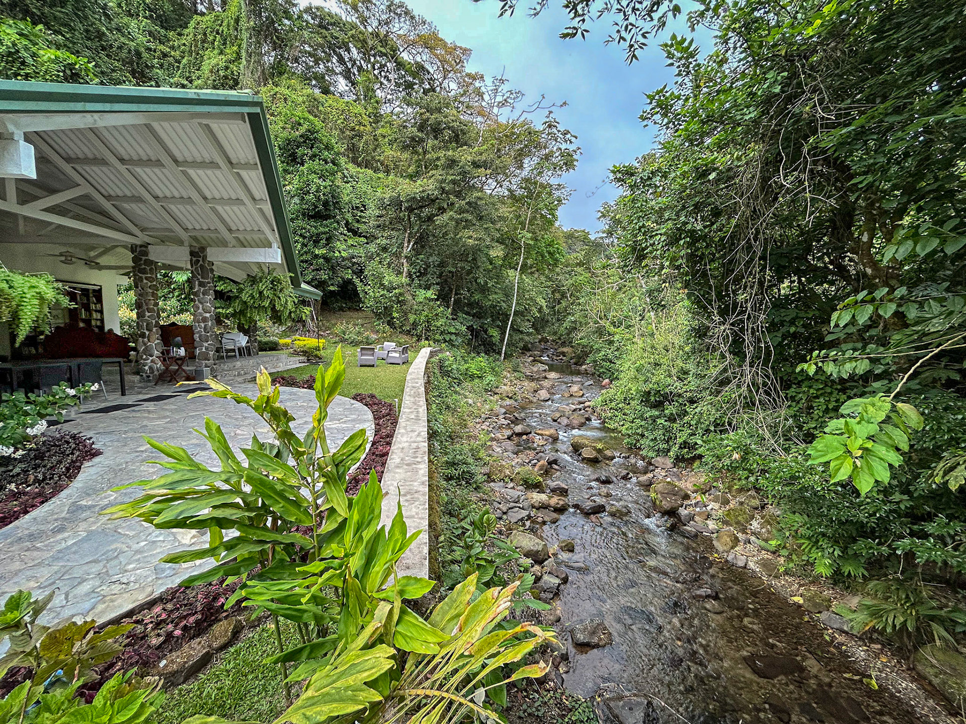 Canopy Lodge overlooking El Rio Guayabo