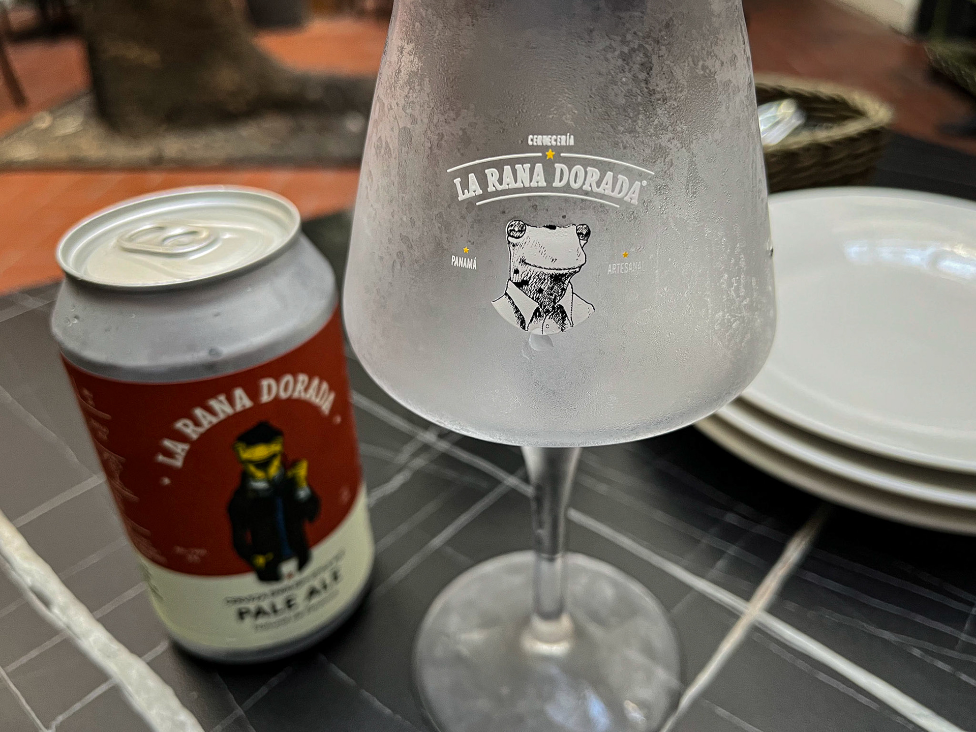 A local micro-brew challenging the natioinal beer, Bolivar.