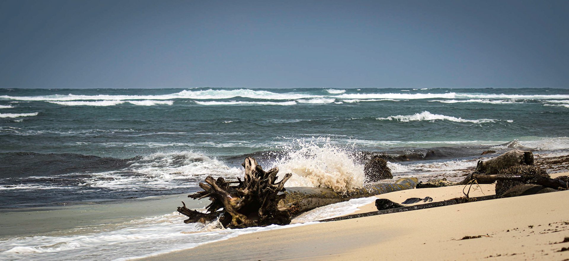 Strong shore break on Cayo Zapatilla