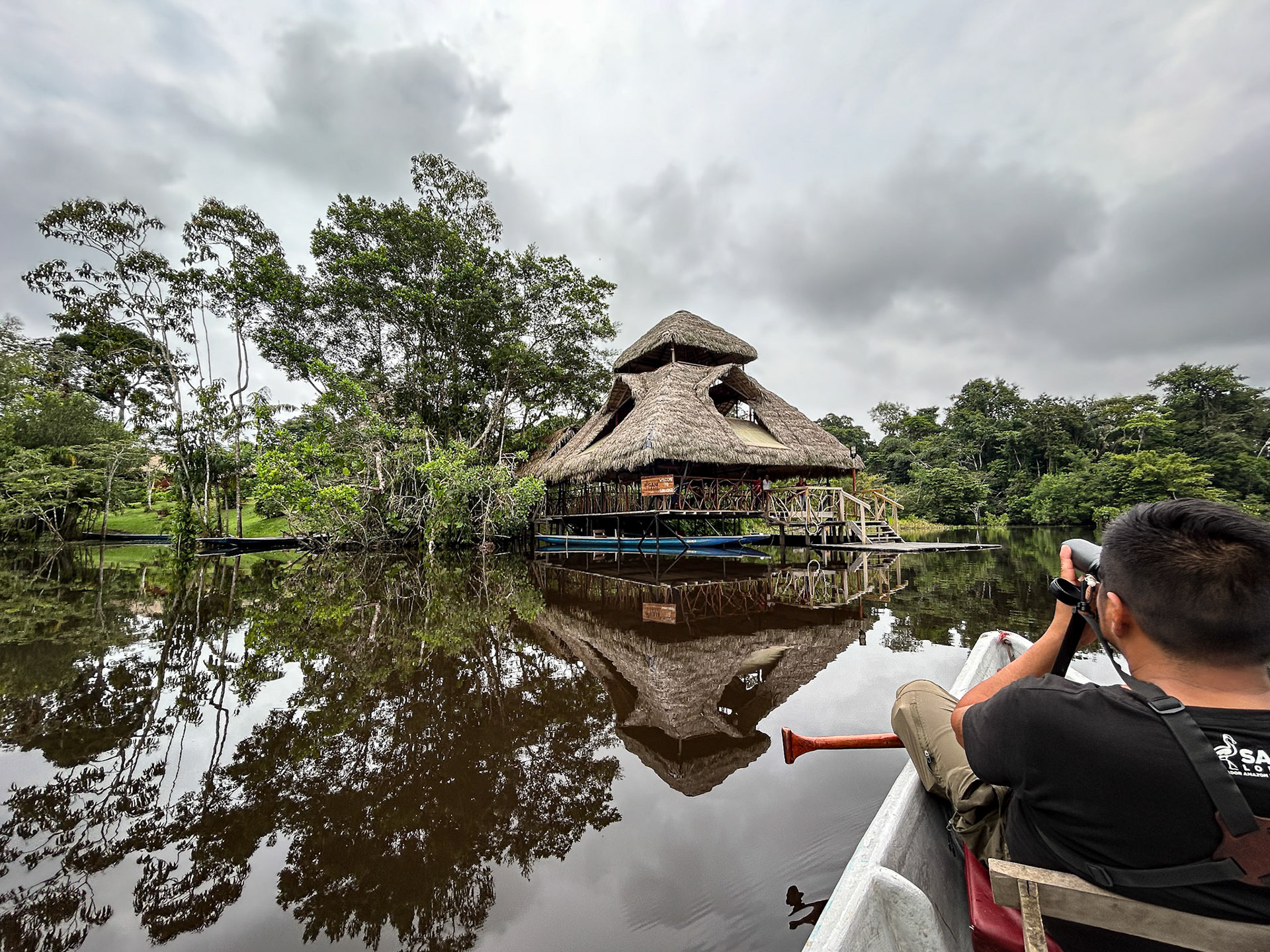 Paddle Canoe: Sani Lodge