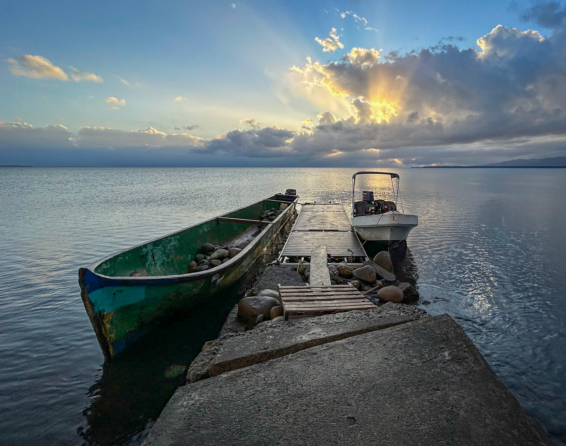 The other side of the shuttle between the islands.