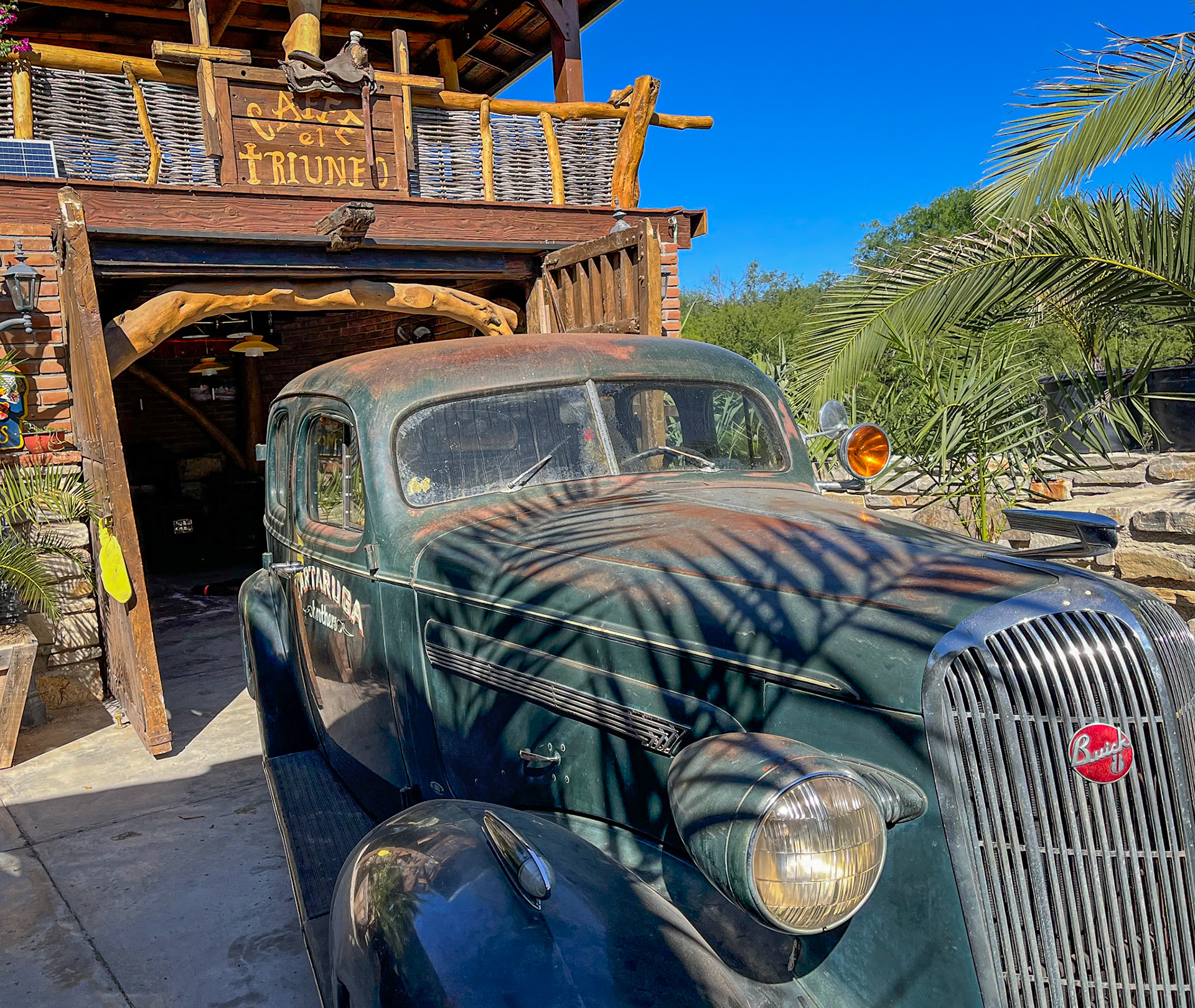 Cafe El Triunfo detail