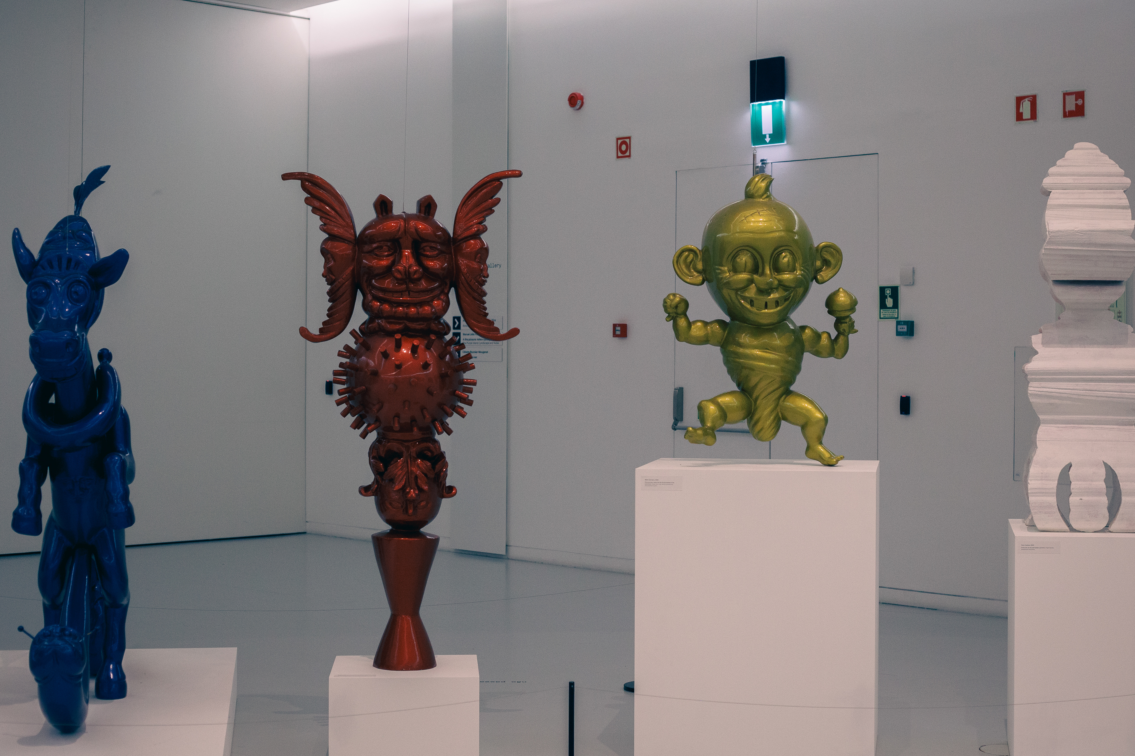 Burro em pé/ Totem/ Bebé marciano/ Pato cubista (2005)