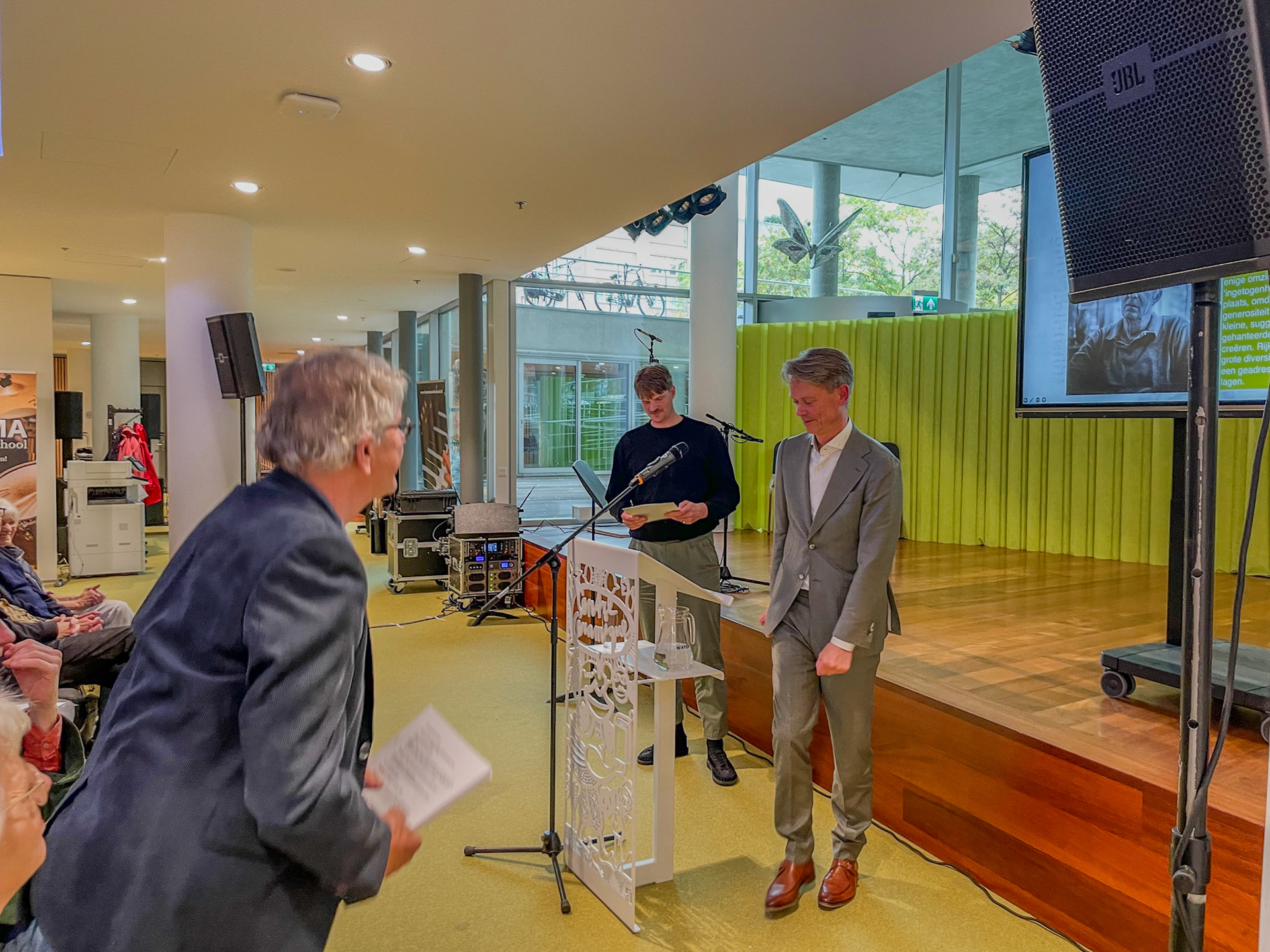 Uitreiking prijs aan Emile Hermans