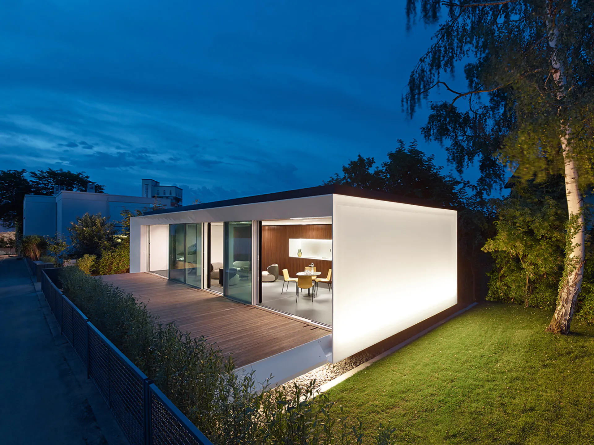Aktivhaus B10 - Side