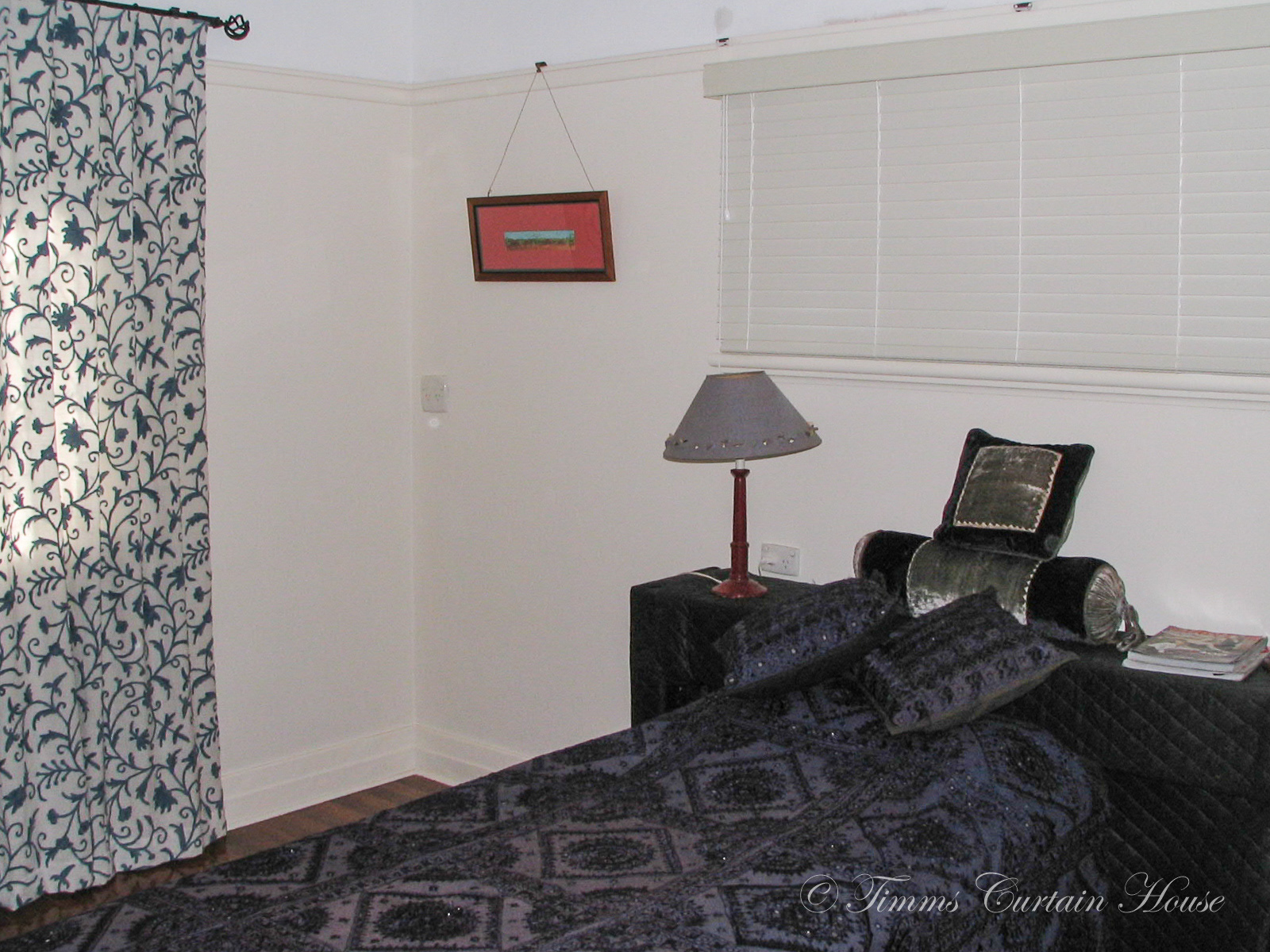 Patterned curtain with venetian