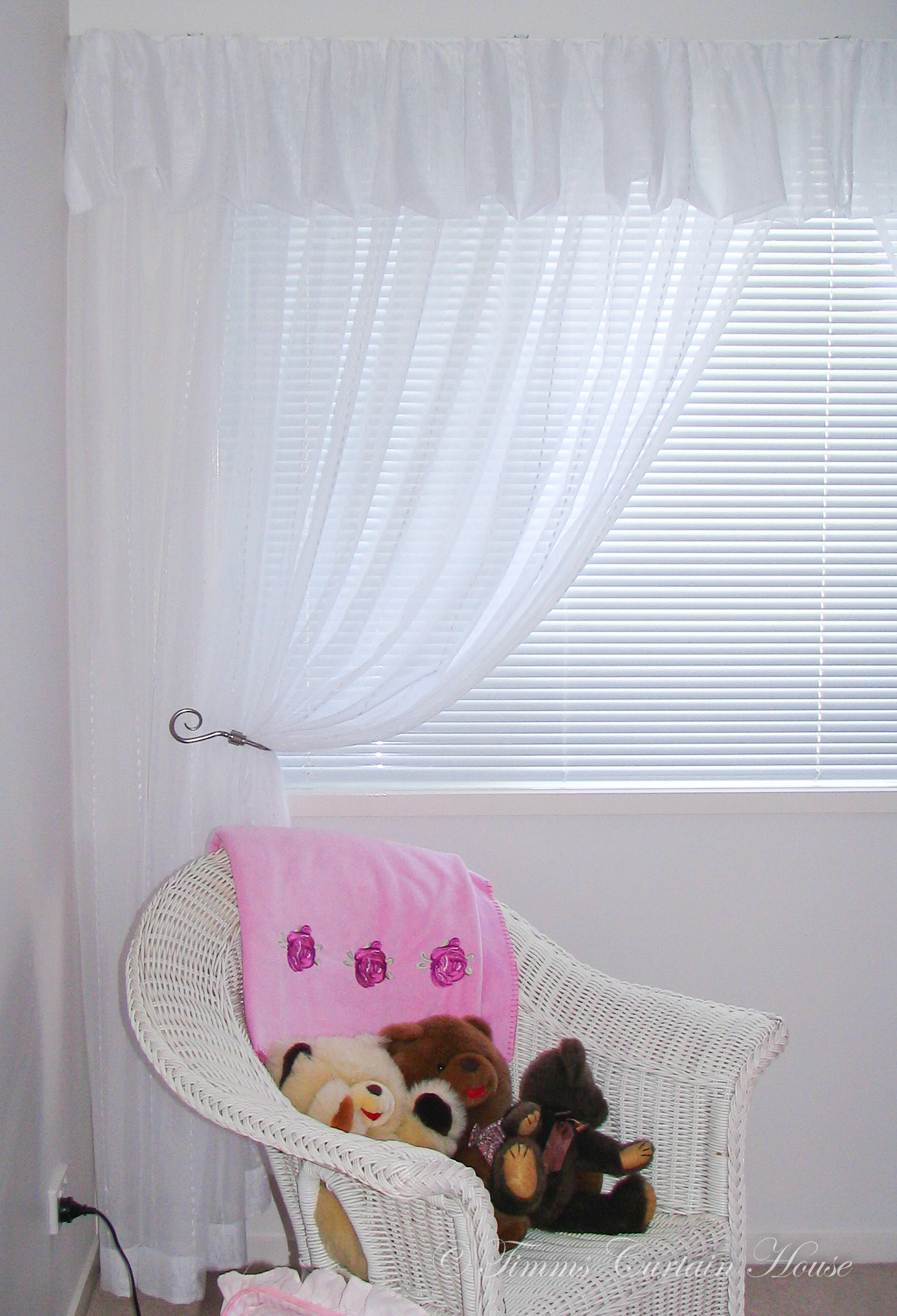 Valance and tie back over venetians