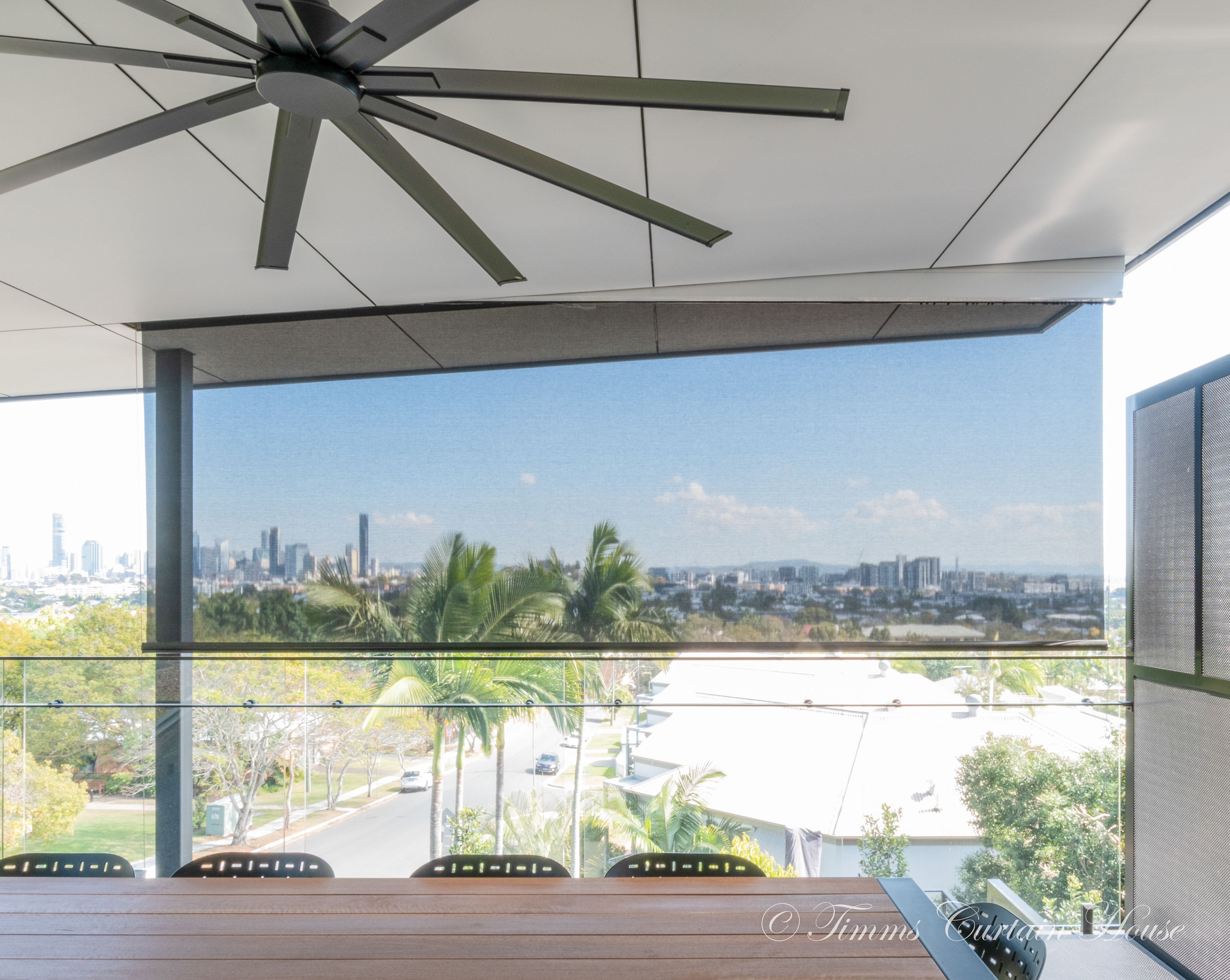 Motorised suncontrol blinds