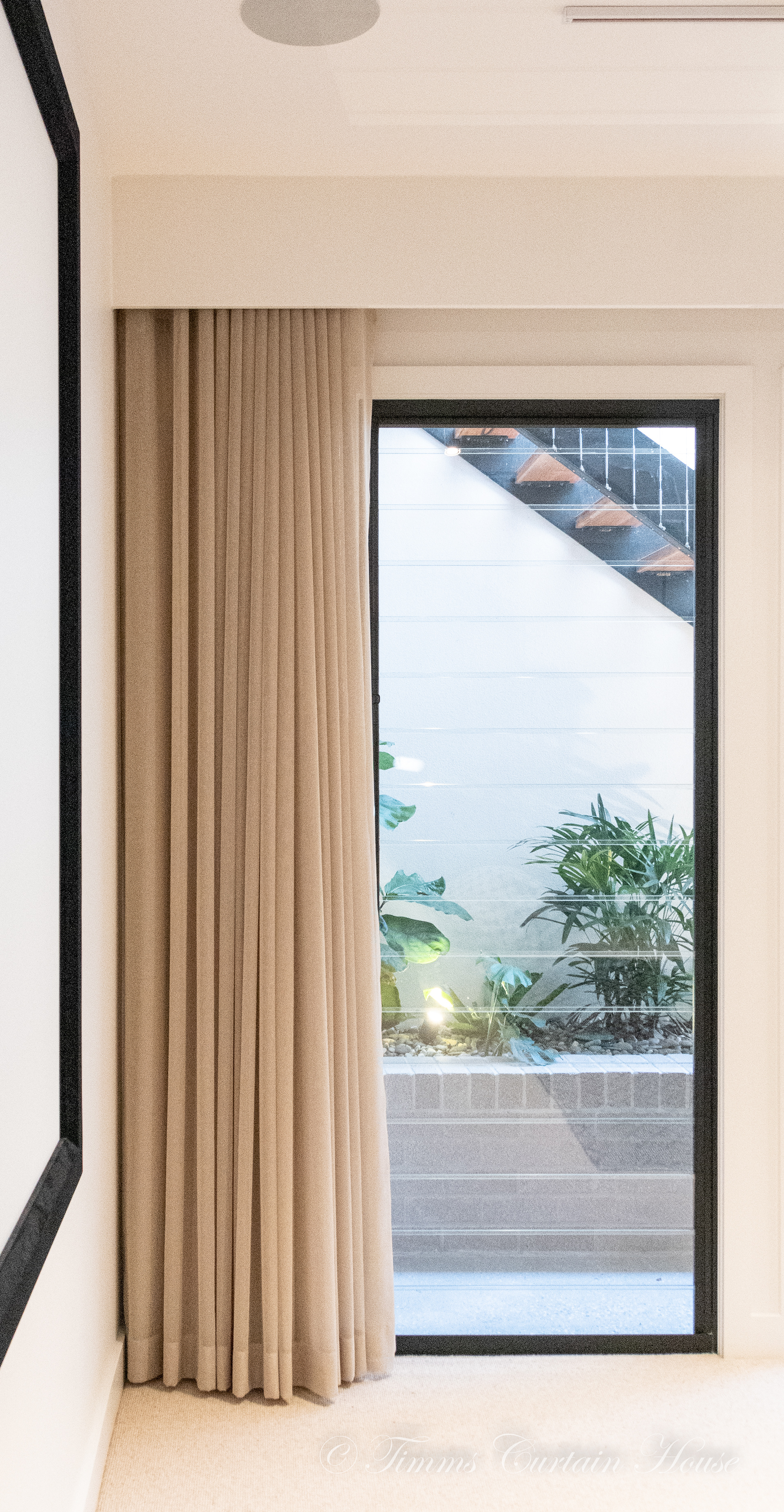 Wooden pelmet end view