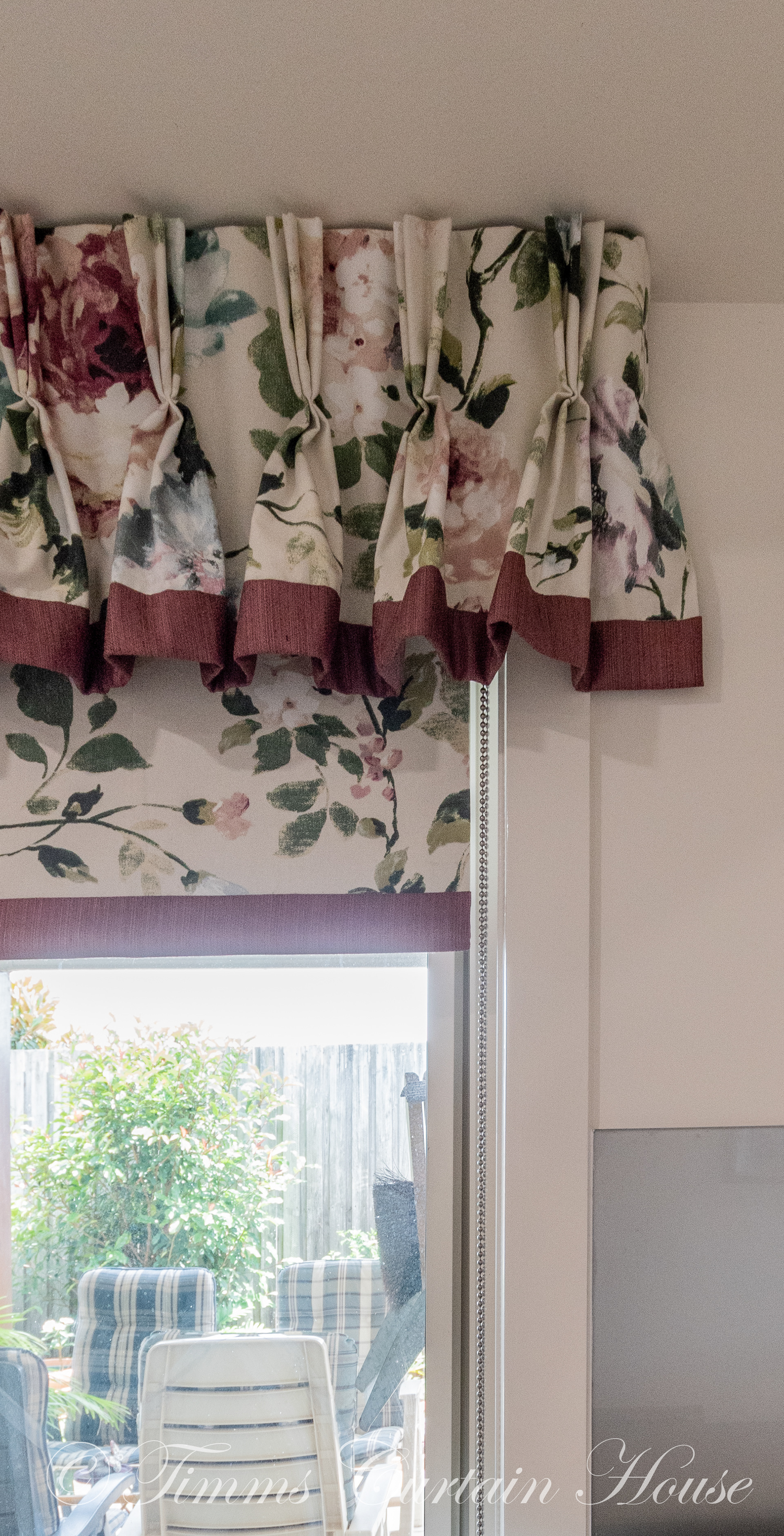 Trimmed TPP valance