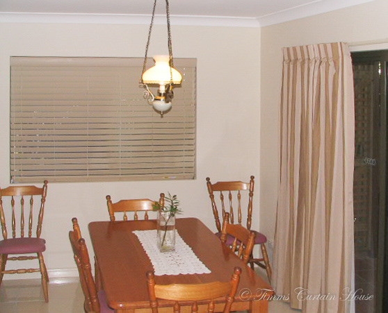 Striped curtain with venetian