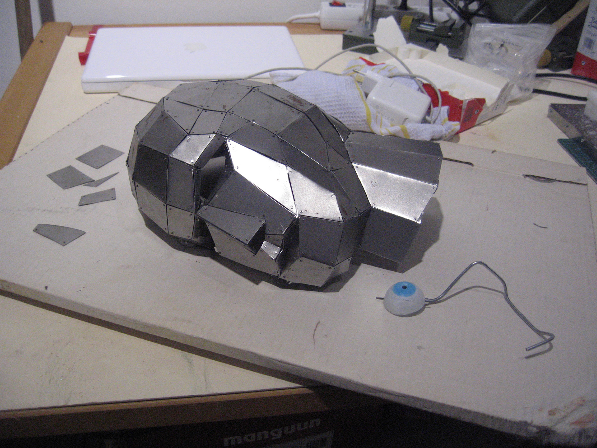 Building the head from steel plates