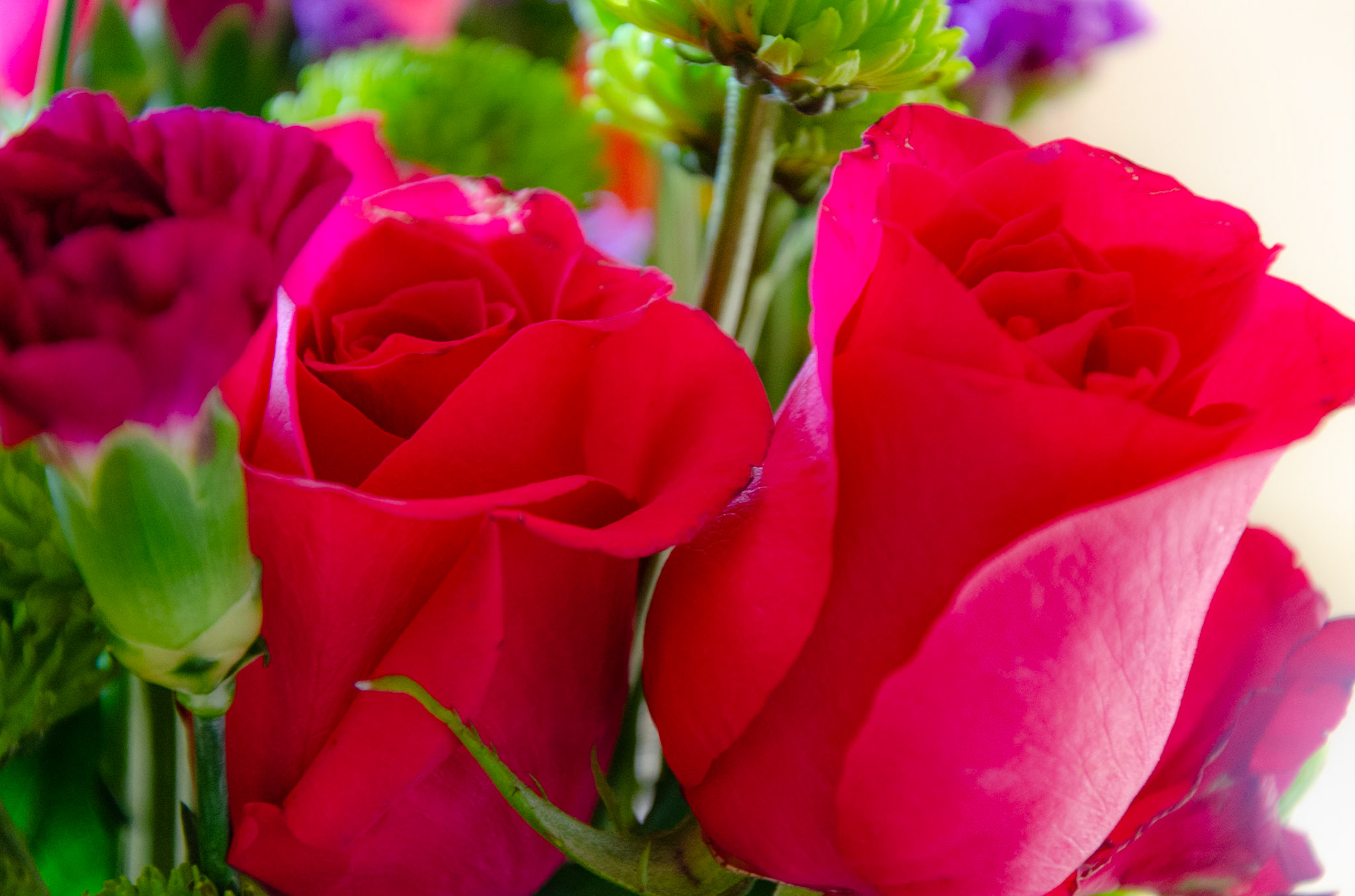 Floral arrangement roses