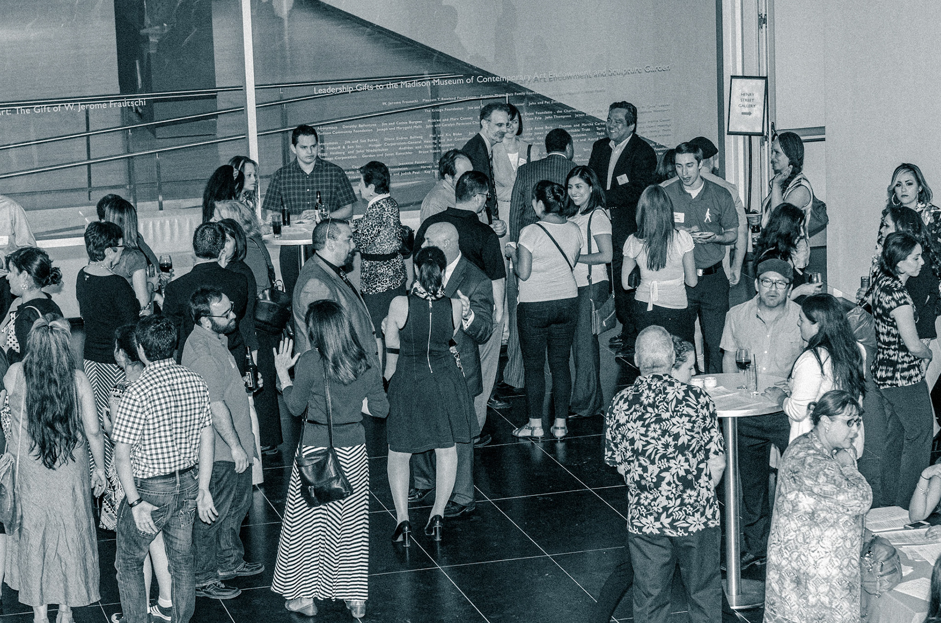 Old film look of event goers