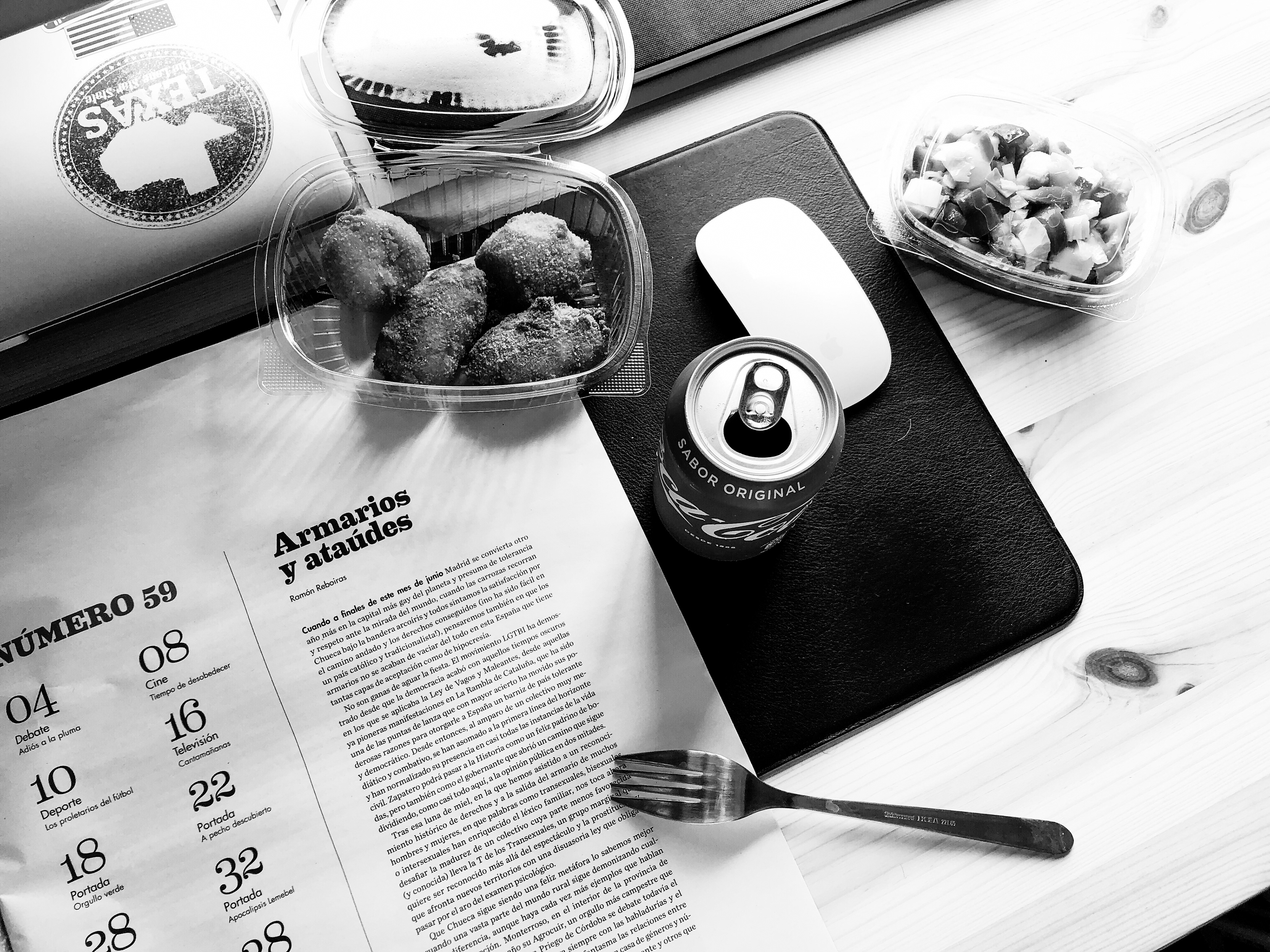 Los domingos, croquetas y prensa.