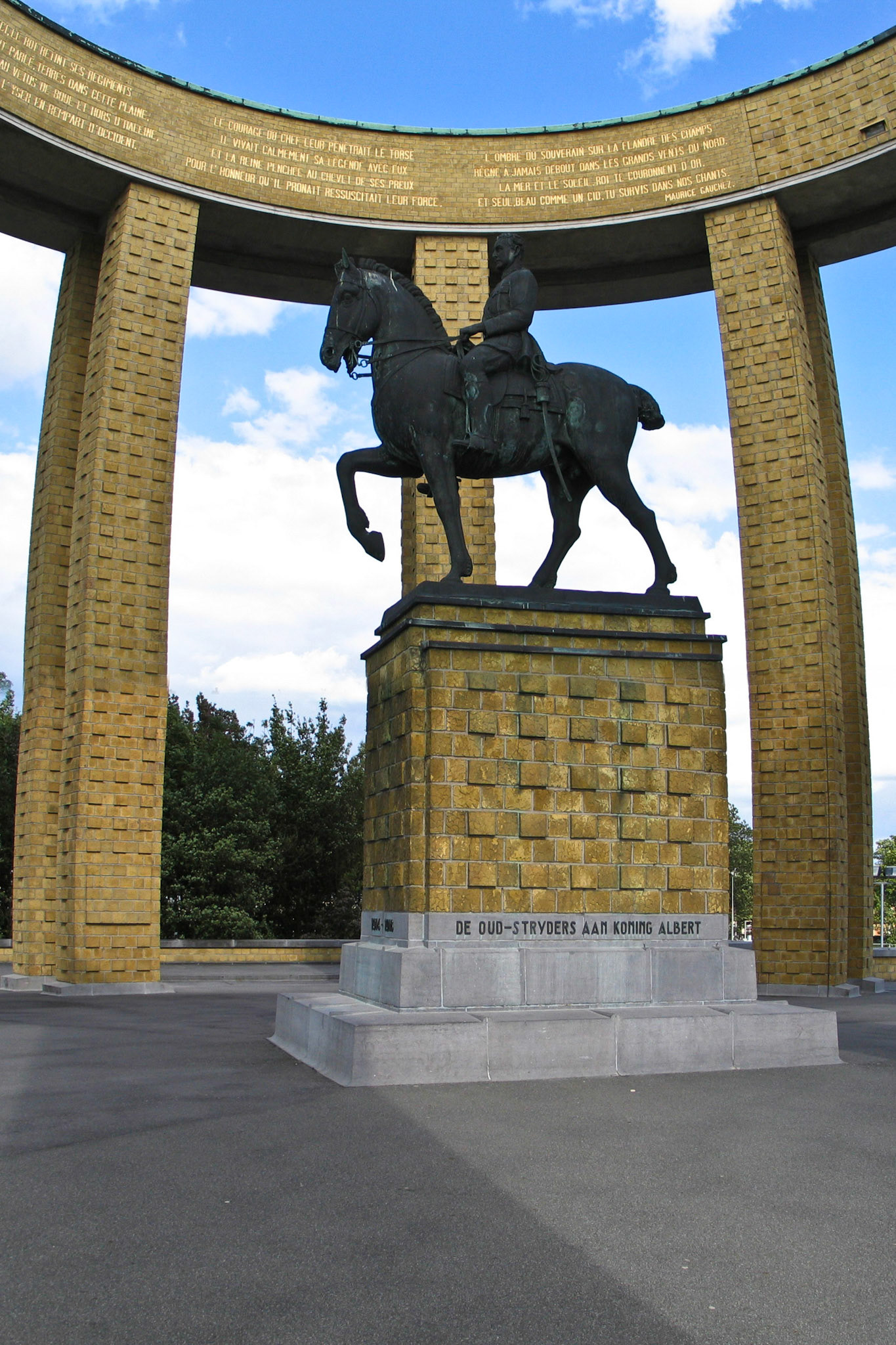 Koning Albert II Monument