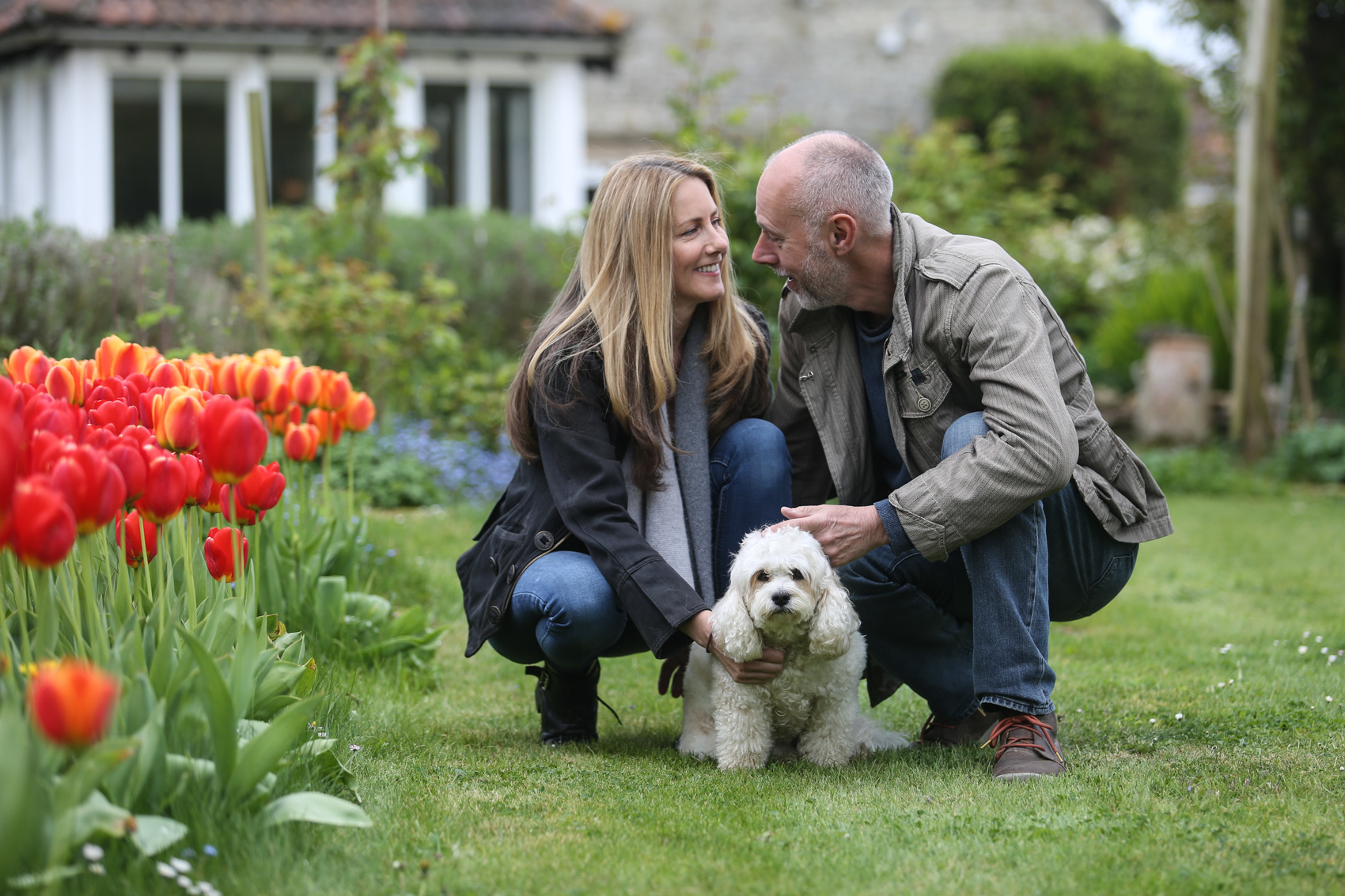 couple photoshoot with dog
